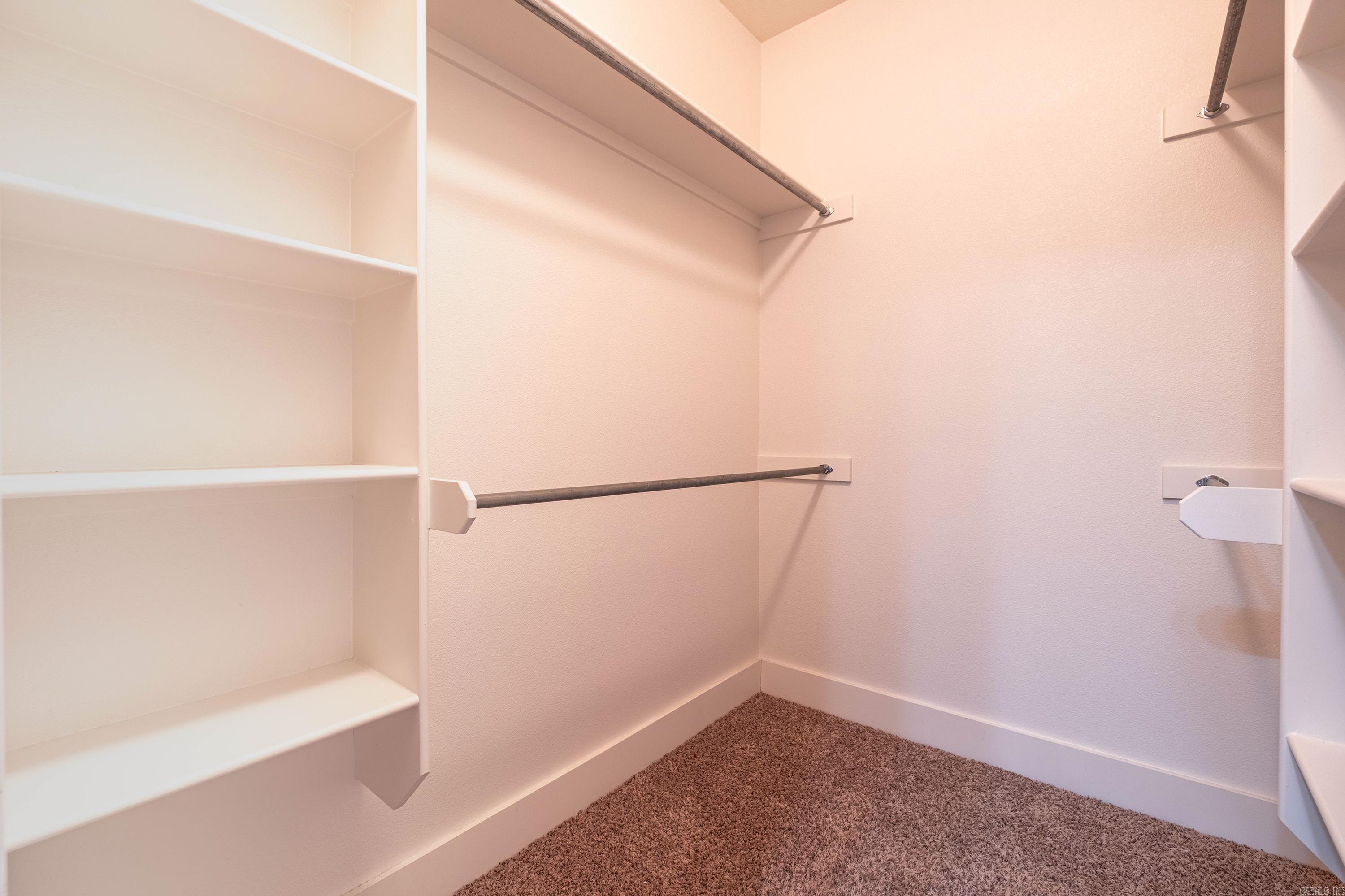 HURRICANE LAKE EST - Residential