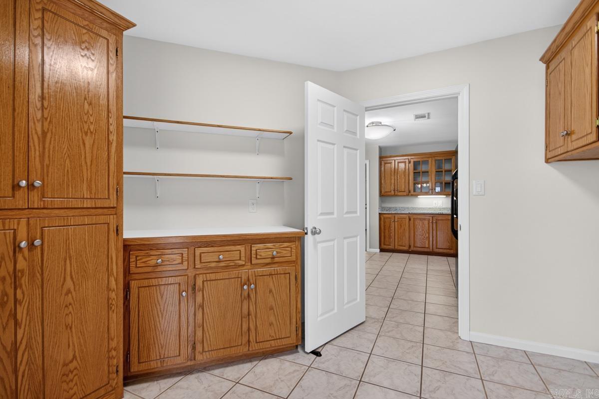 ROYAL OAKS - Residential
