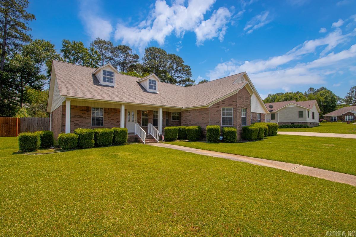ROYAL OAKS - Residential