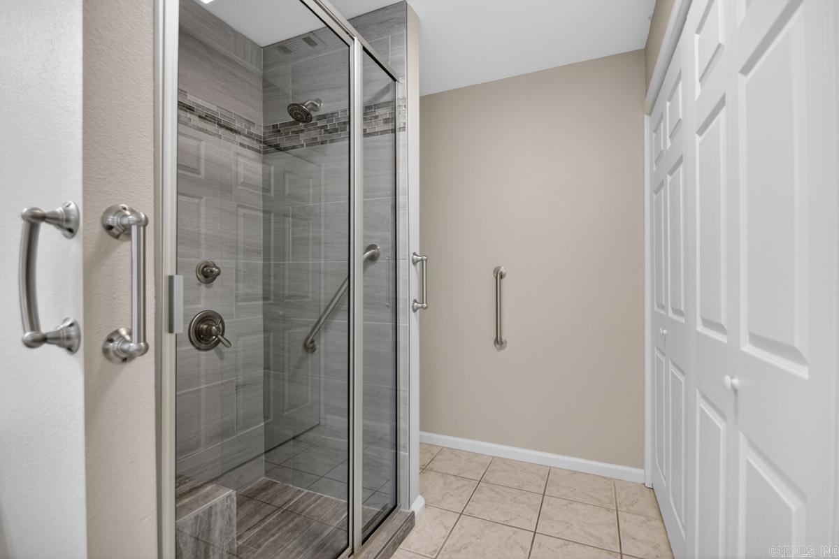 ROYAL OAKS - Residential