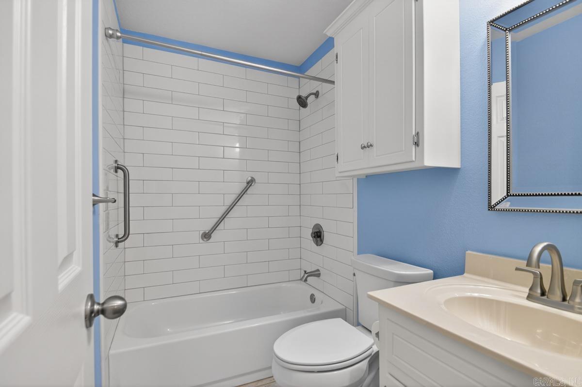 ROYAL OAKS - Residential