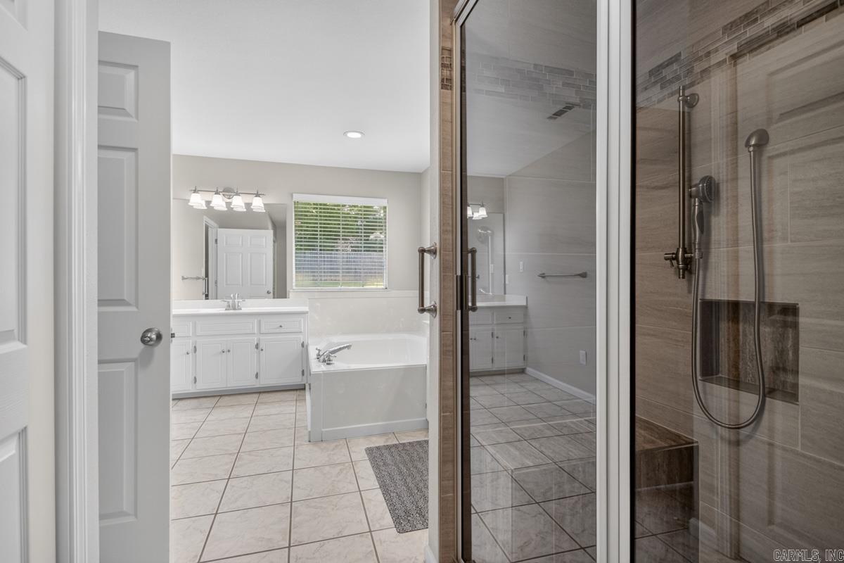 ROYAL OAKS - Residential