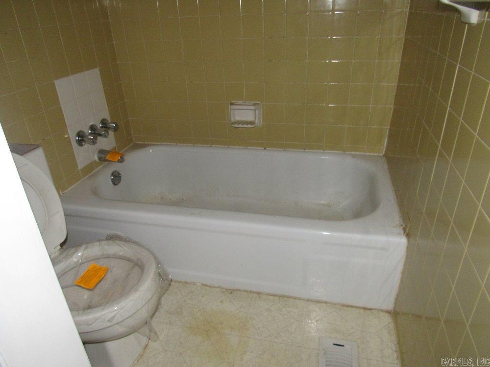 ARBOR OAKS - Residential