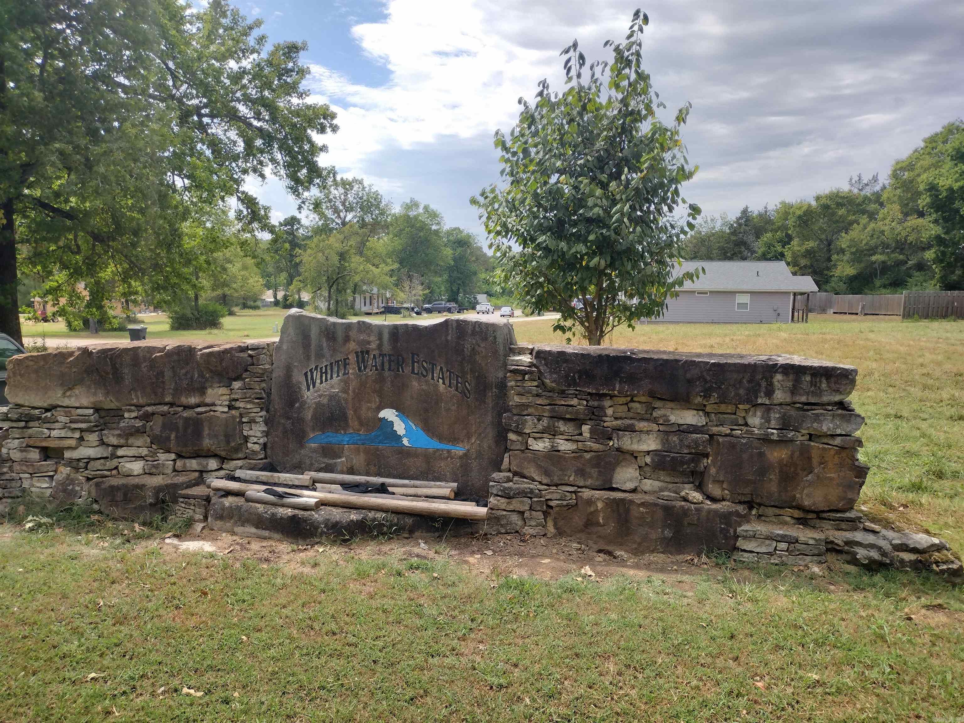 Nice corner lot great location to build your dream home, nightly rental, underground utilities available