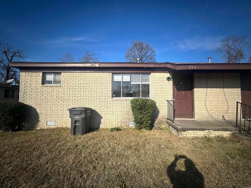 Welcome to our charming 2-bedroom, 1-bathroom apartment located in Jacksonville, AR. This cozy space features a gas cook stove and refrigerator in the kitchen, perfect for whipping up your favorite meals. The apartment also boasts a spacious yard, ideal for enjoying the outdoors or hosting a small gathering. With its convenient location and practical amenities, this apartment is the perfect place to call home. Contact us today to schedule a tour and see for yourself all that this lovely apartment has to offer. this property accepts section 8