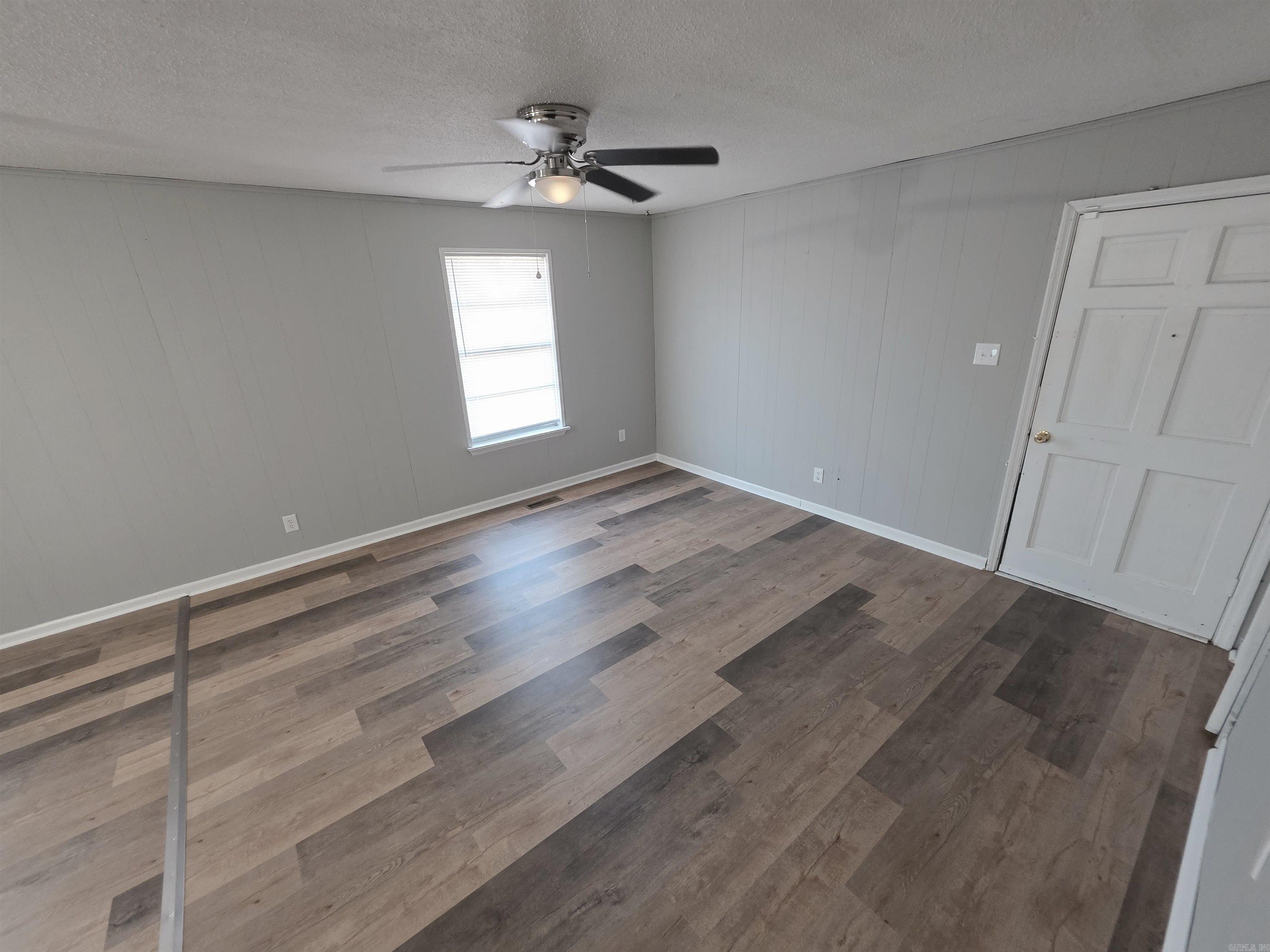 Royal Manor - Residential Lease