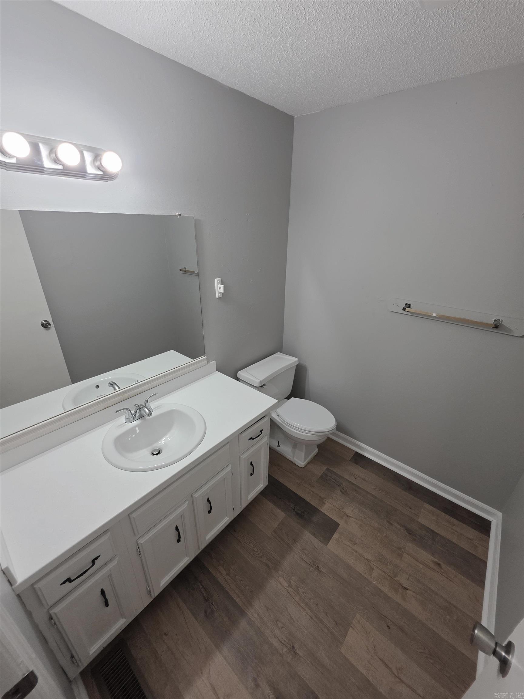 Royal Manor - Residential Lease