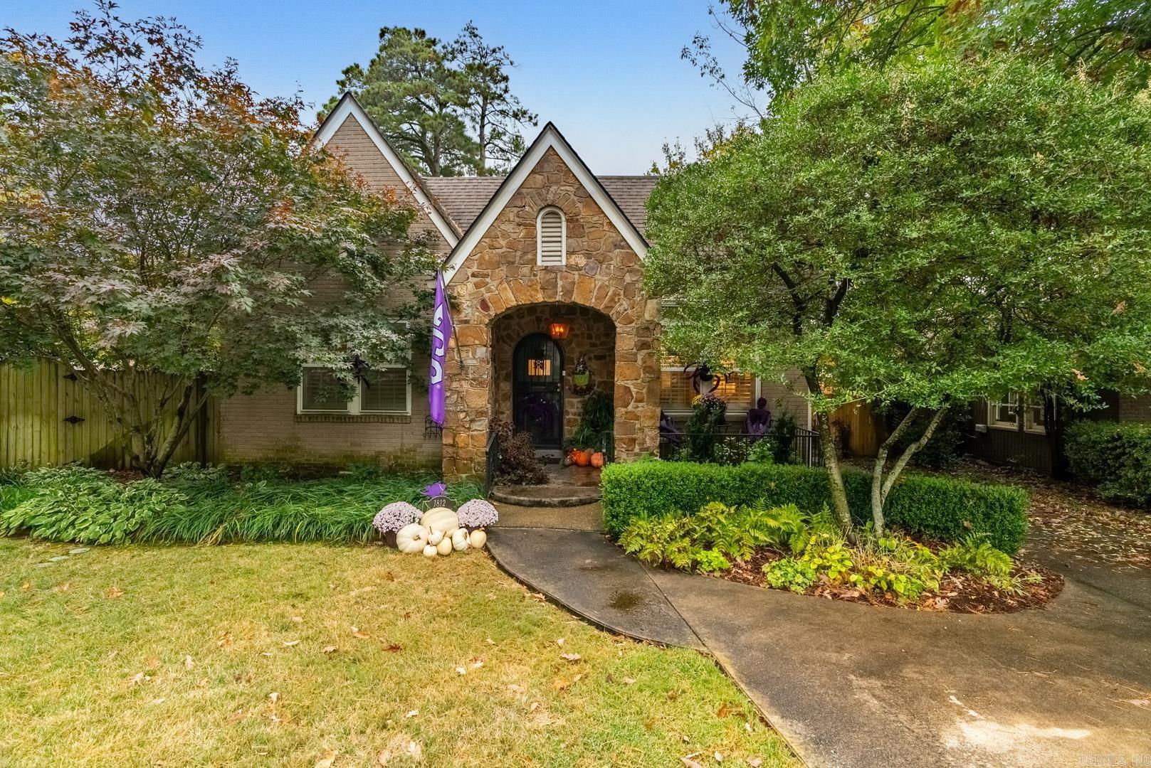 SHADOWLAWN - Residential