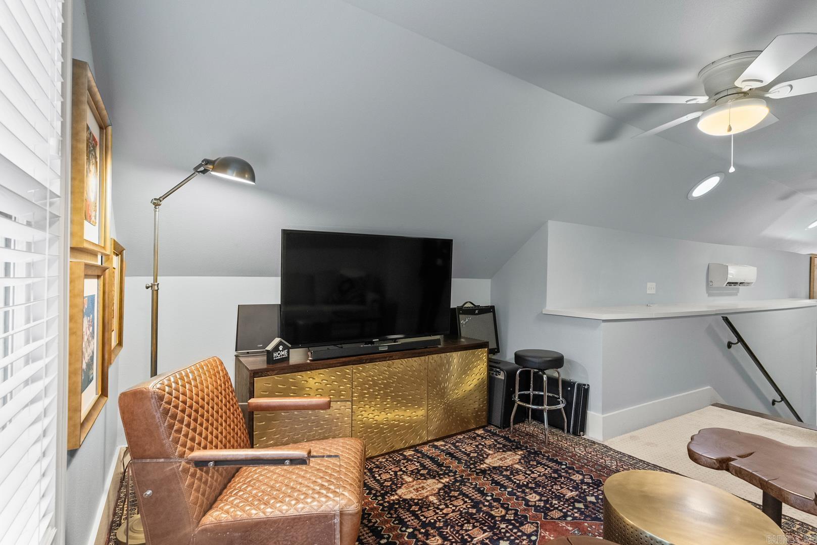 SHADOWLAWN - Residential