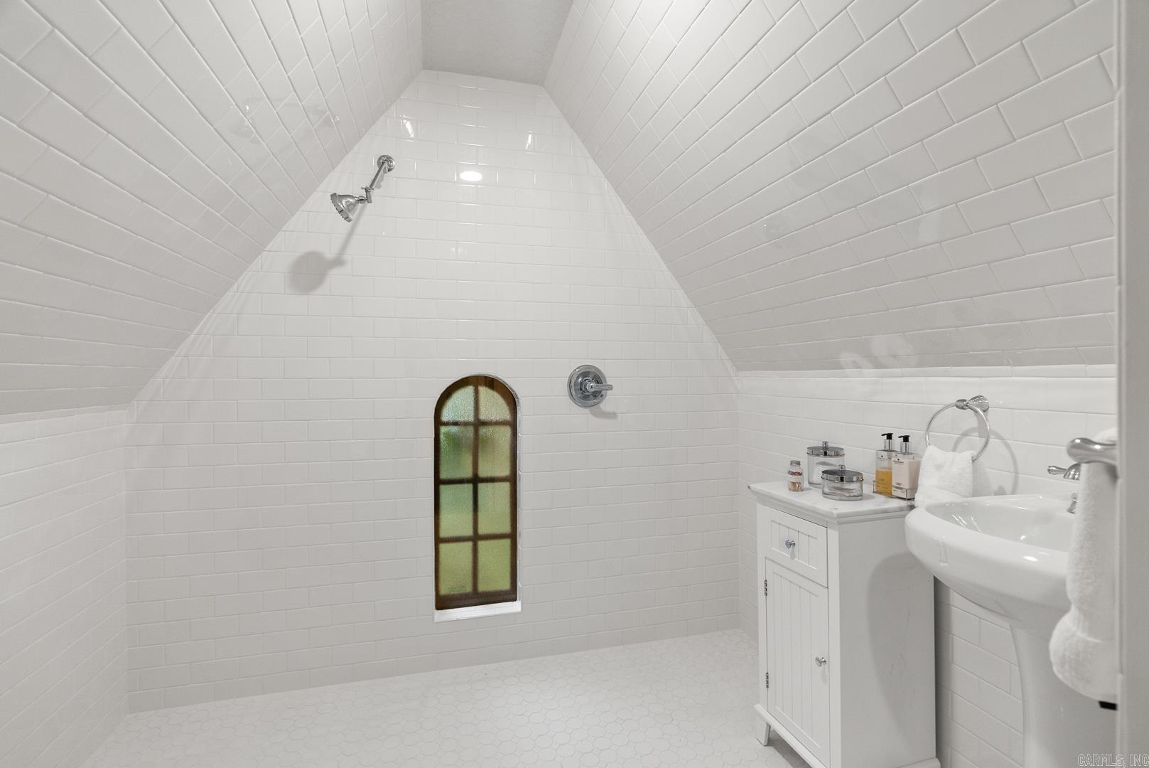 SHADOWLAWN - Residential