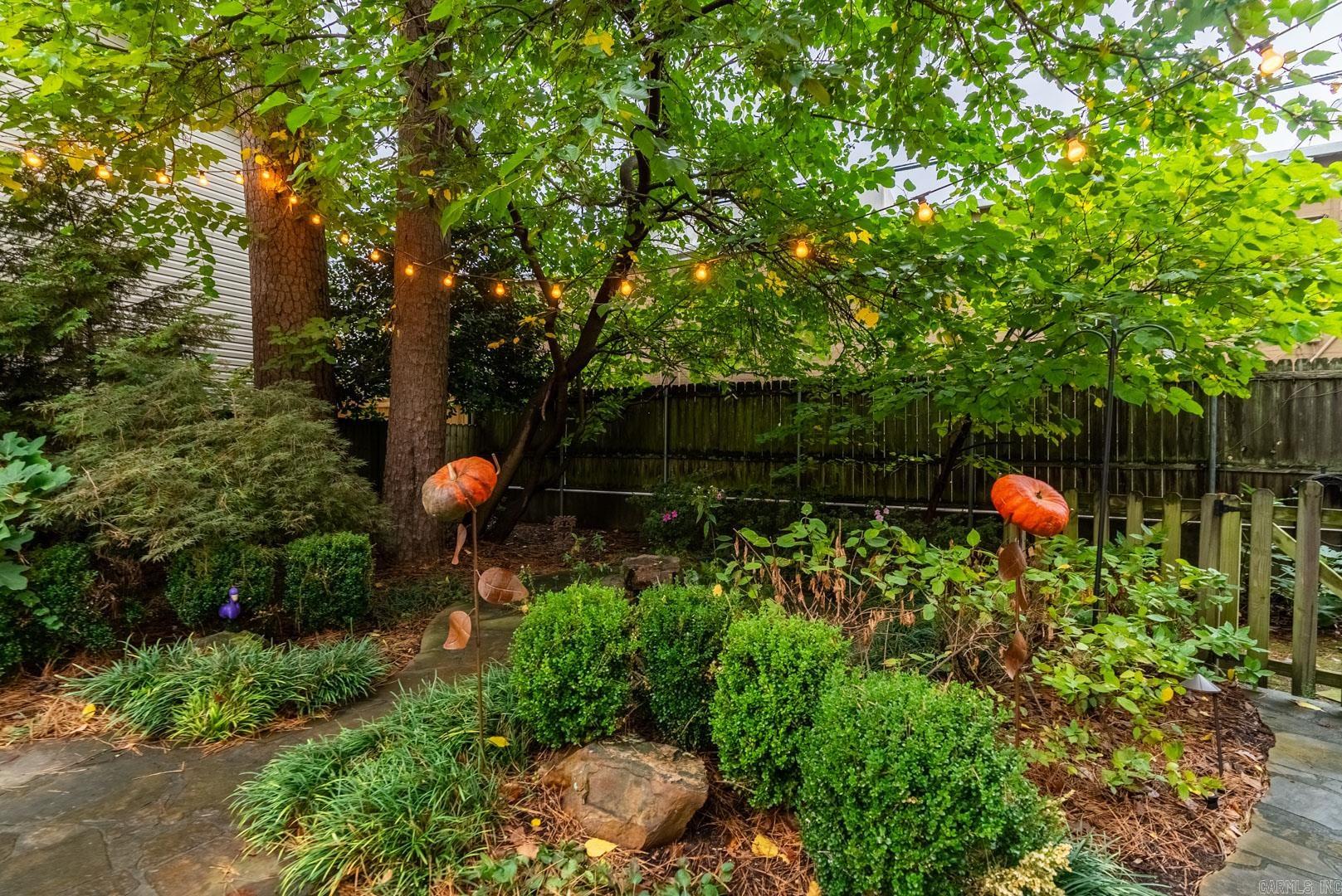 SHADOWLAWN - Residential