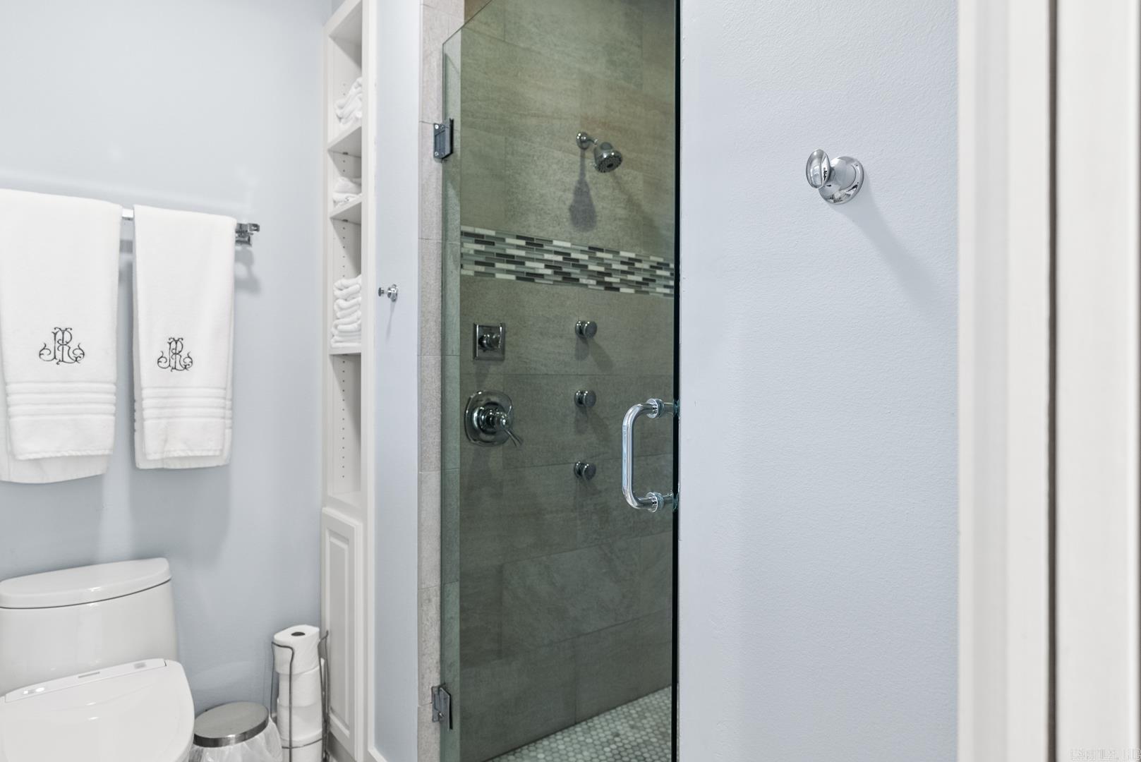 SHADOWLAWN - Residential