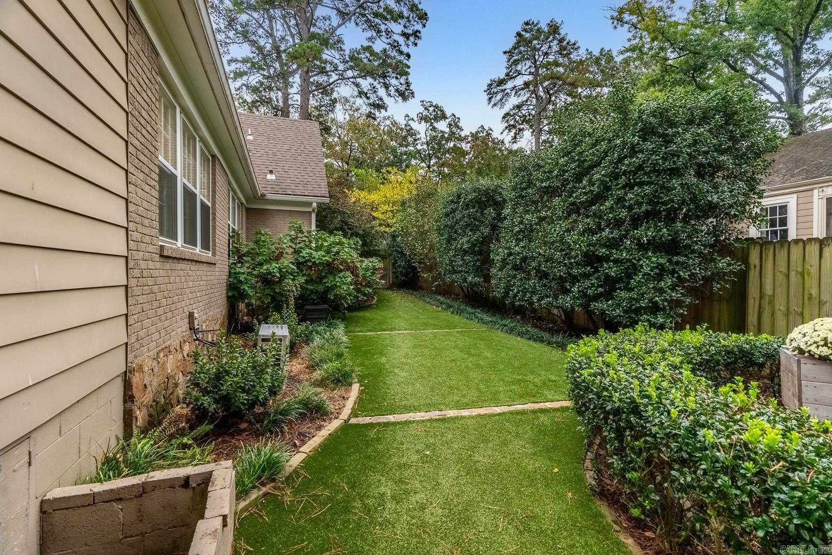 SHADOWLAWN - Residential