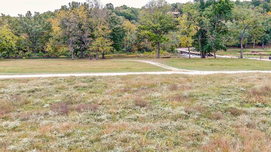 Beautiful River View property perfect for camping and family gathering.  Electricity on site and water near by.  River access near by.