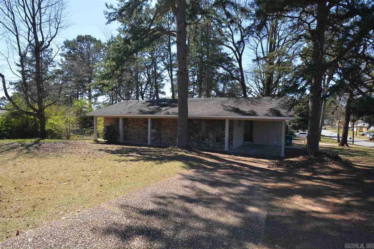 Cute 3BD/1.5BA, with curb appeal, on a corner lot in the center of Little Rock that is waiting for you to call home. Living room leads to kitchen with dining area ideal for enjoying meals with family or friends. Carpet in bedrooms. Back patio area with plenty of shade on those sunny days. This property is managed by Hoffman Team so beware of scammers - we will never ask you to Cashapp us money. The lease for this property is for 18 months to 2 years with a 3% increase after the first year. Income must be 3x the amount of rent. Deposit, first monthās rent, and the $50 administration fee due before move in. This property does not accept section 8.