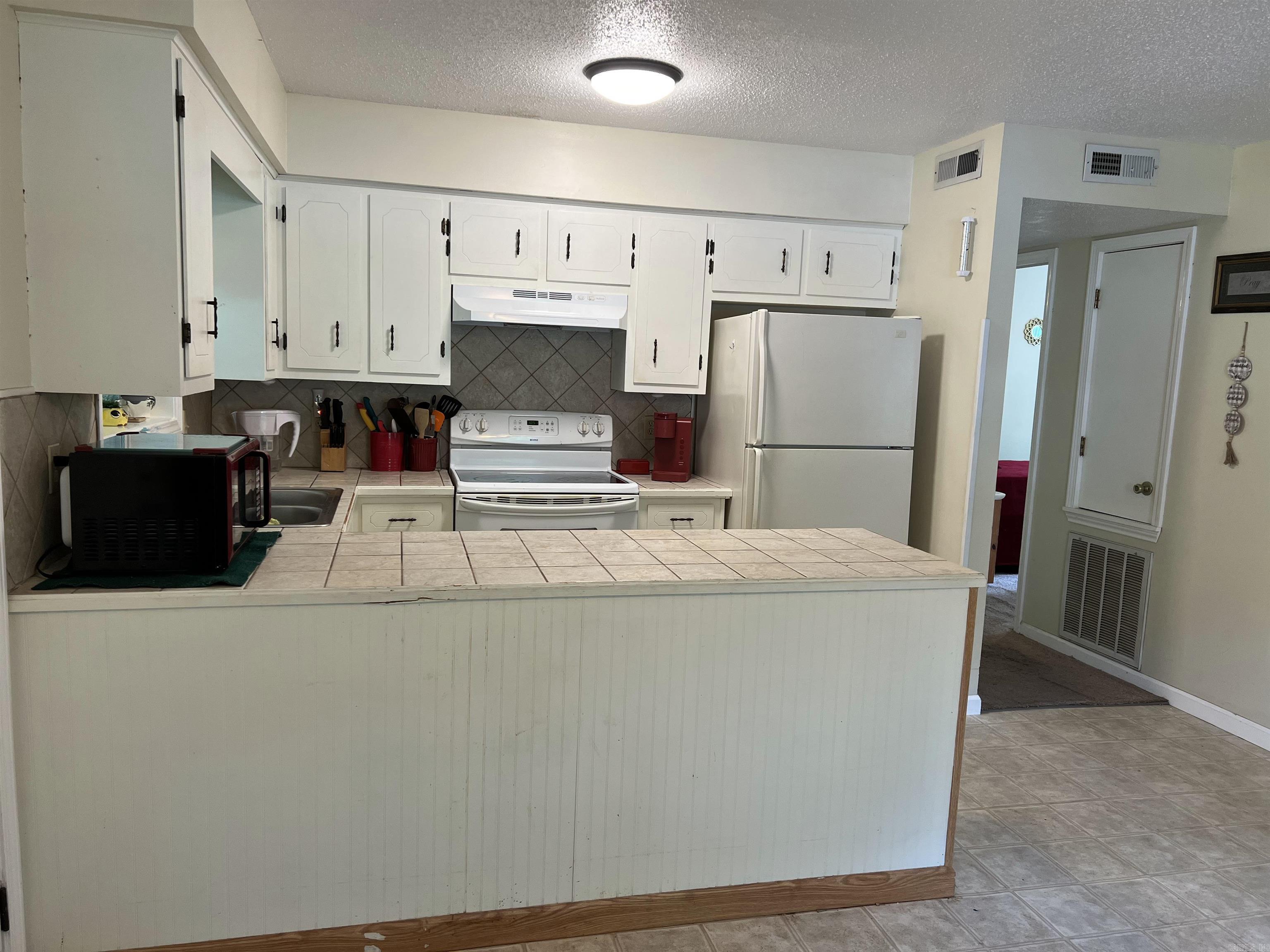 PRAIRIE OAKS SUB - Residential