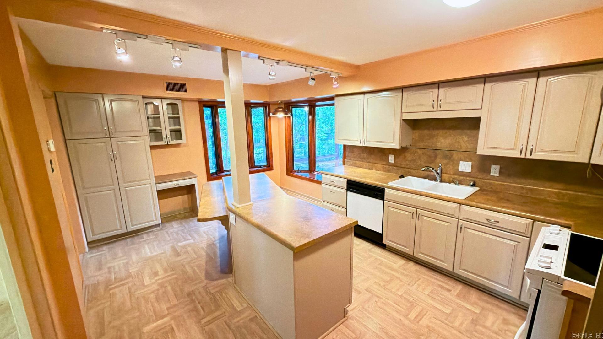 Marlowe Dr - Residential