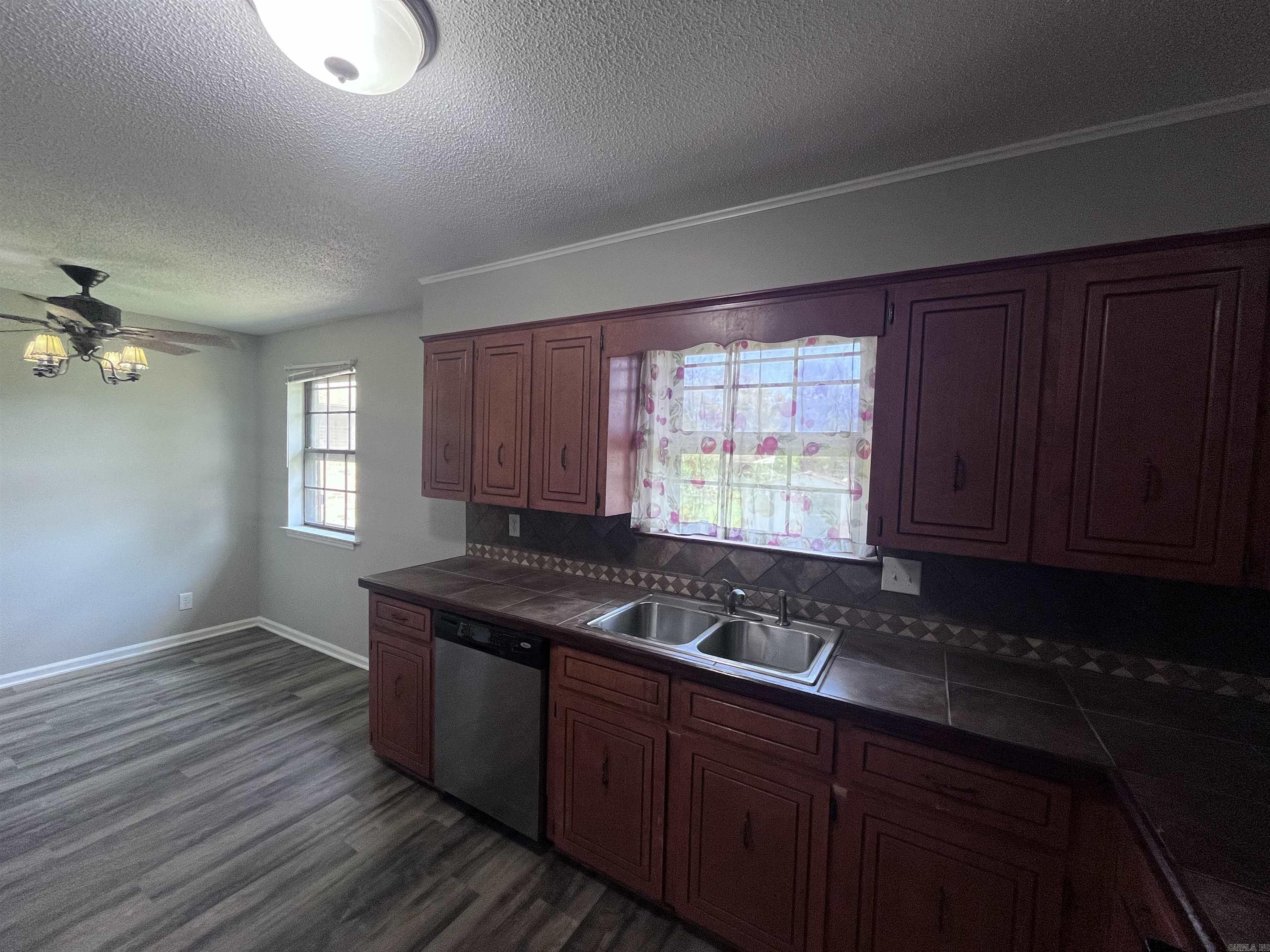 Stonewall - Residential Lease