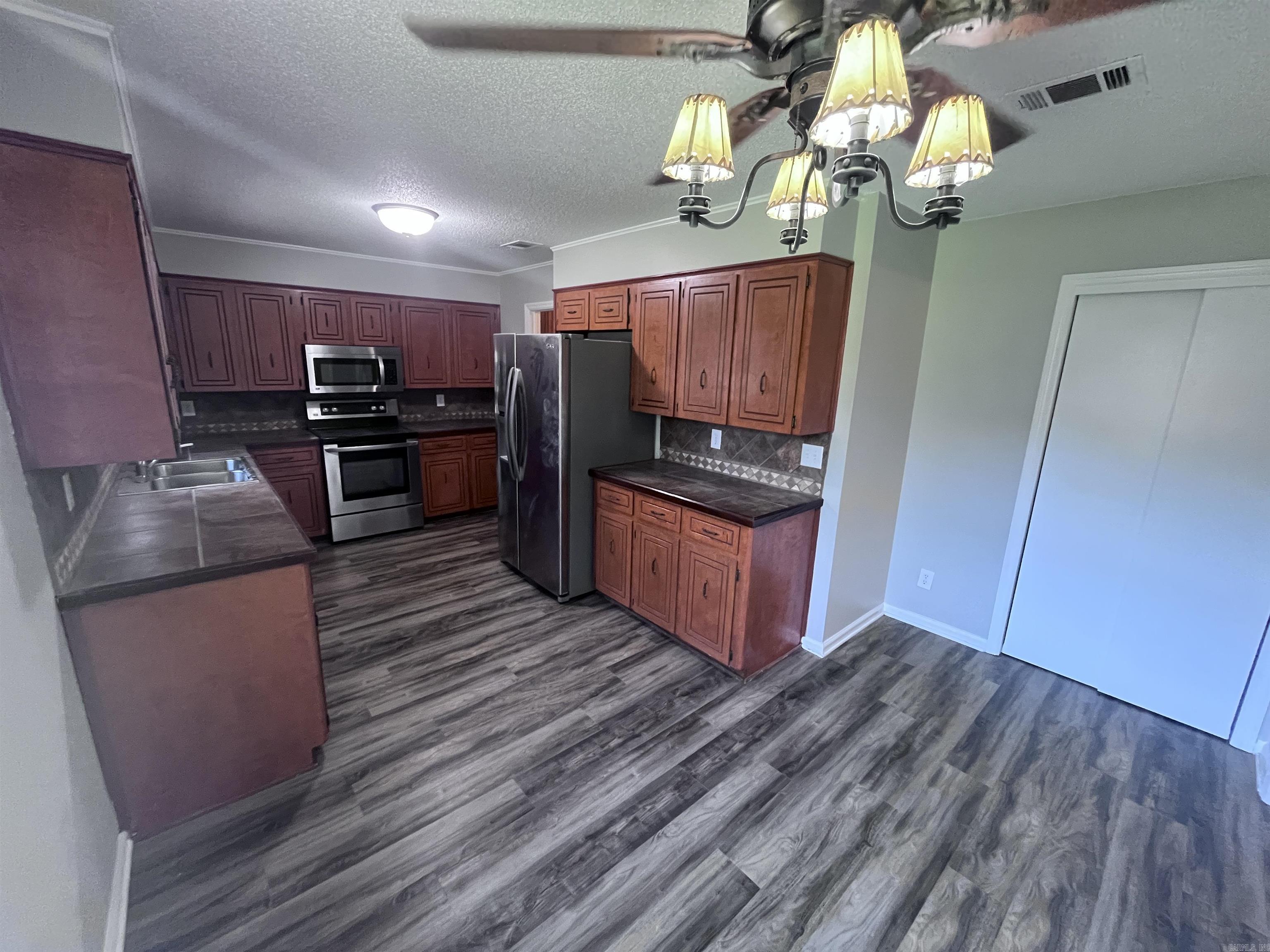 Stonewall - Residential Lease