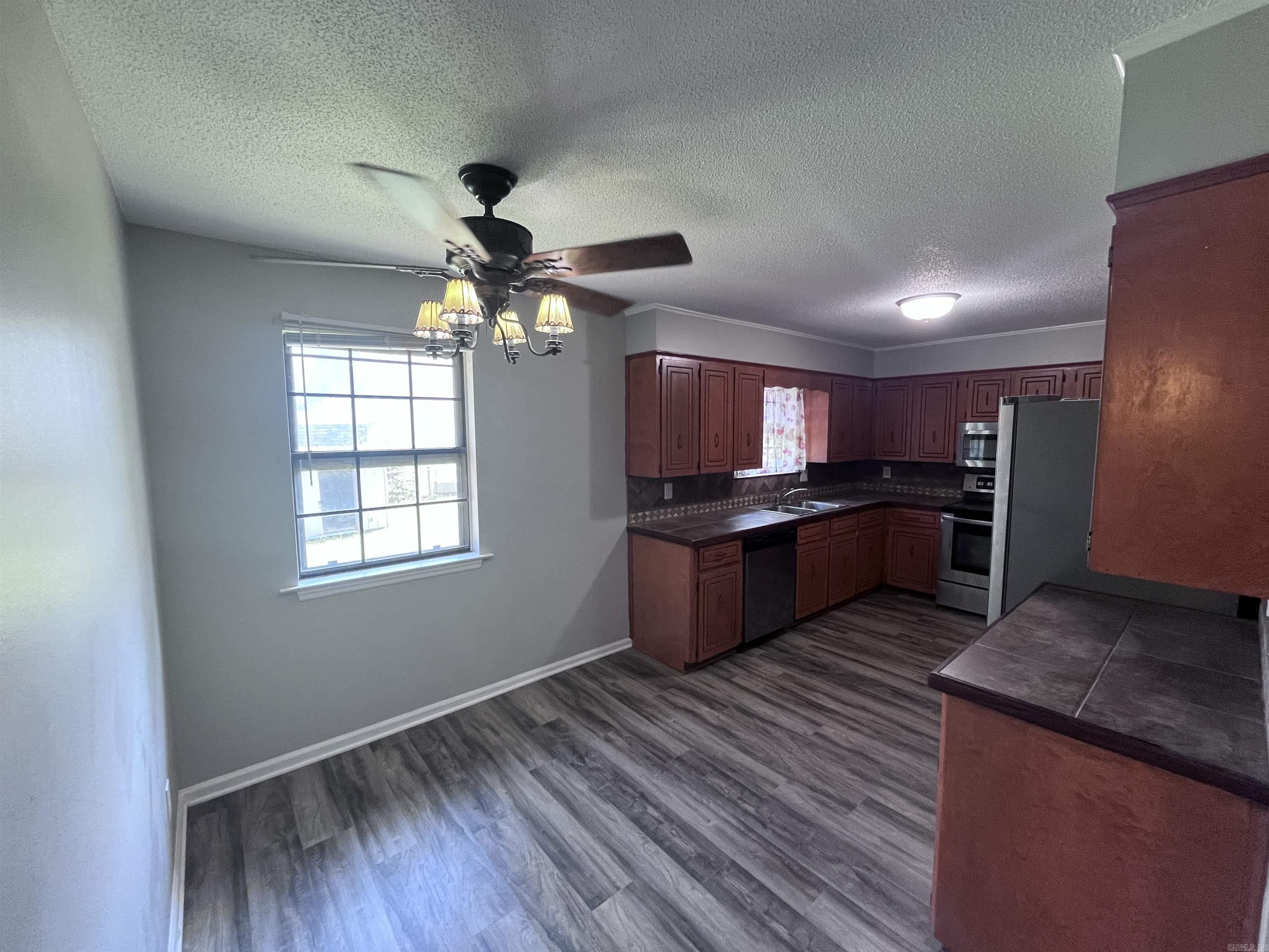 Stonewall - Residential Lease