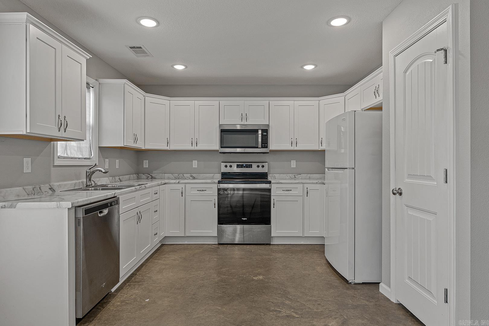 Lakewood Landing - Residential