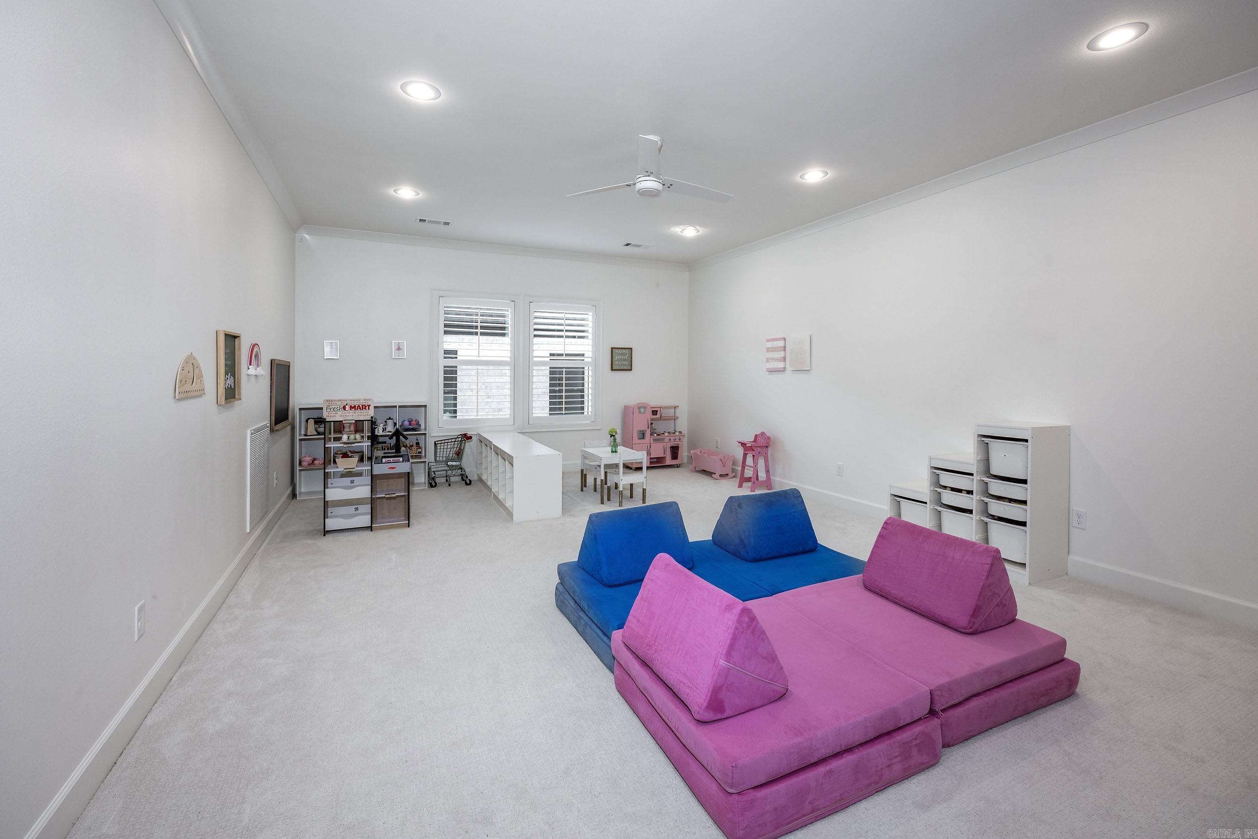 CHENAL VALLEY "FALSTONE COURT" - Residential