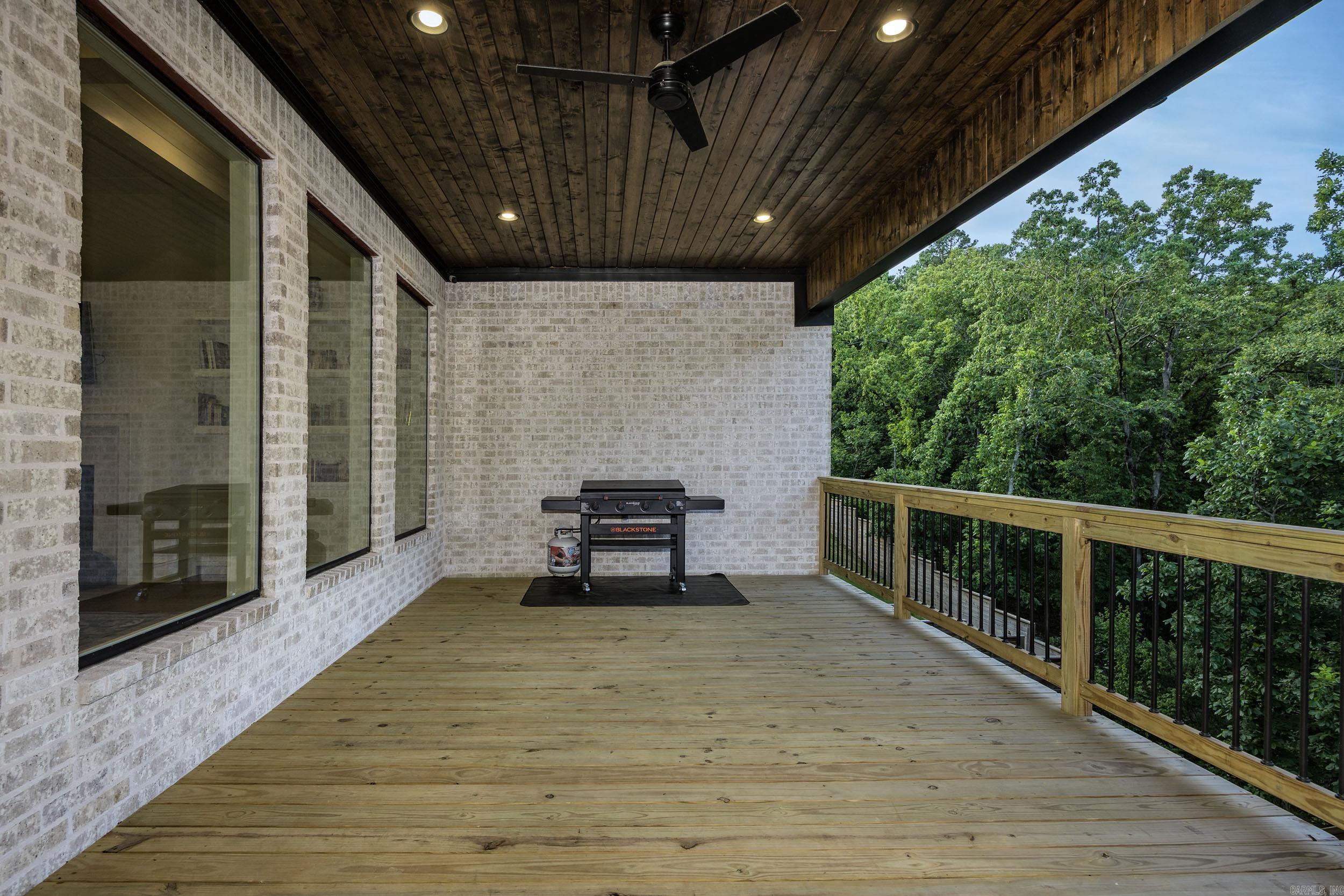 CHENAL VALLEY "FALSTONE COURT" - Residential