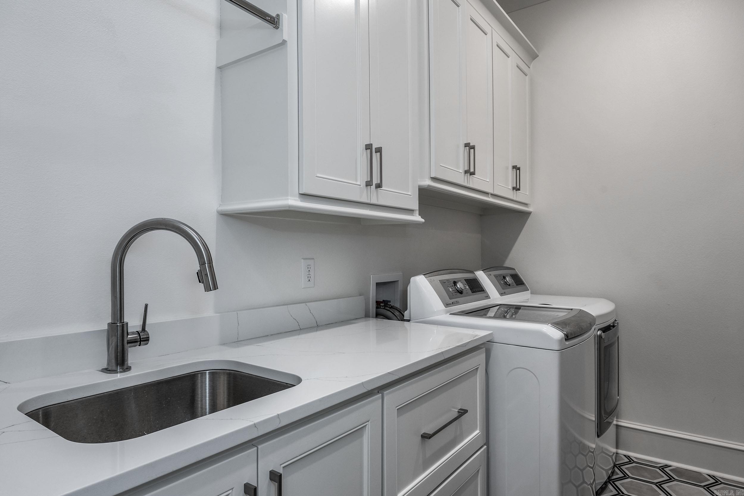 CHENAL VALLEY "FALSTONE COURT" - Residential