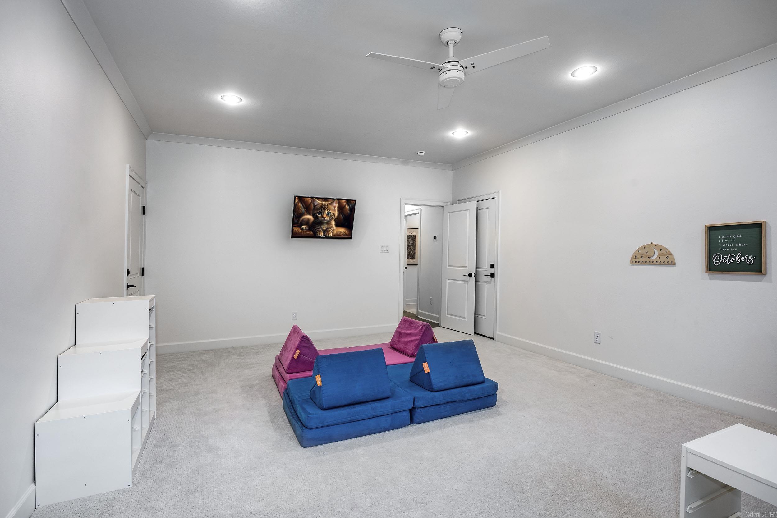 CHENAL VALLEY "FALSTONE COURT" - Residential
