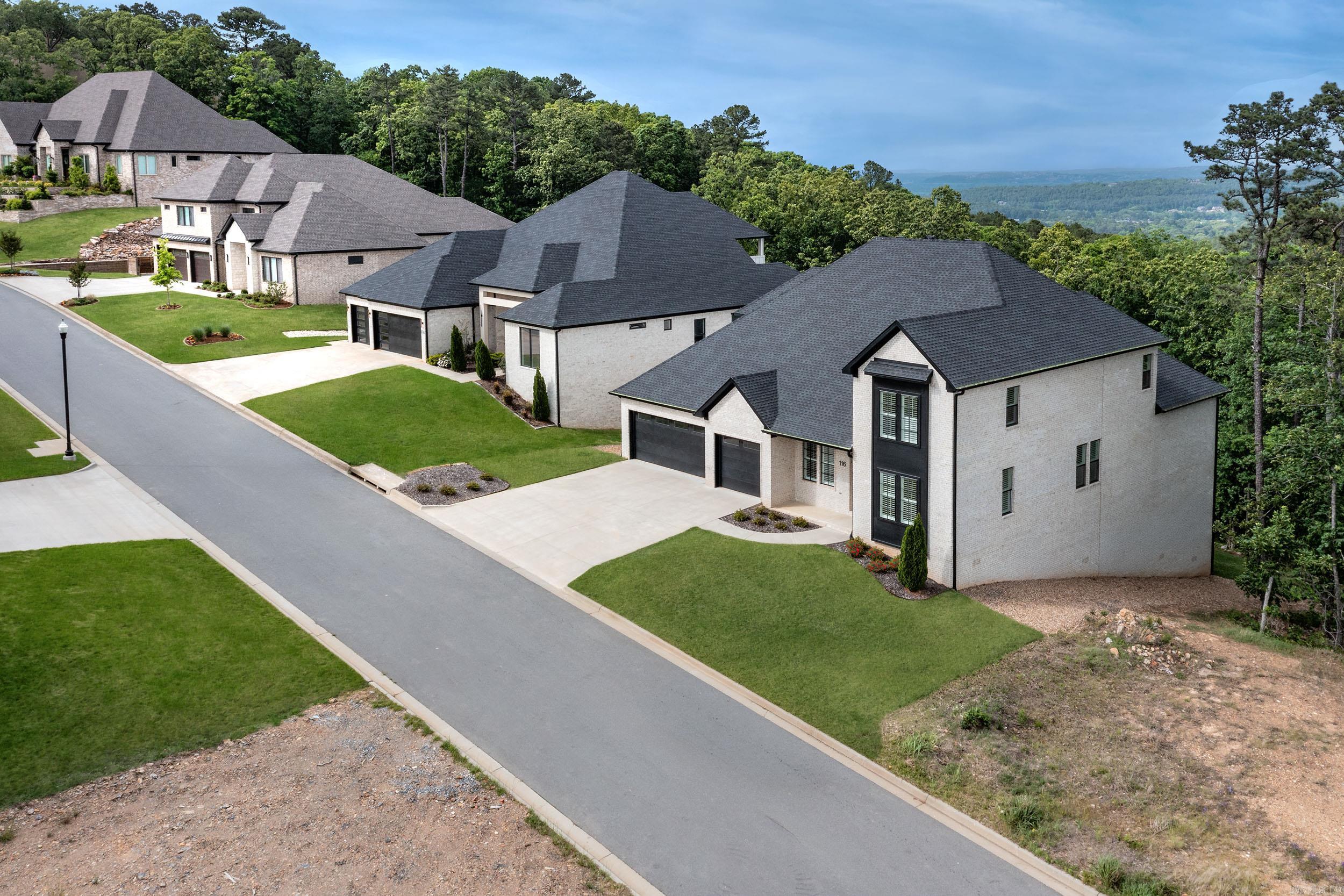 CHENAL VALLEY "FALSTONE COURT" - Residential