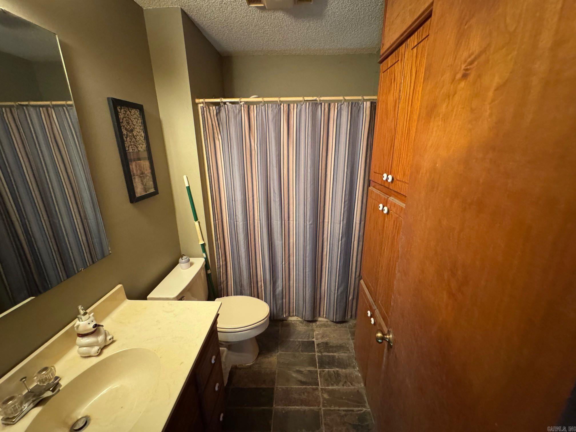 COUNTRY VILLAGE ESTATES - Residential