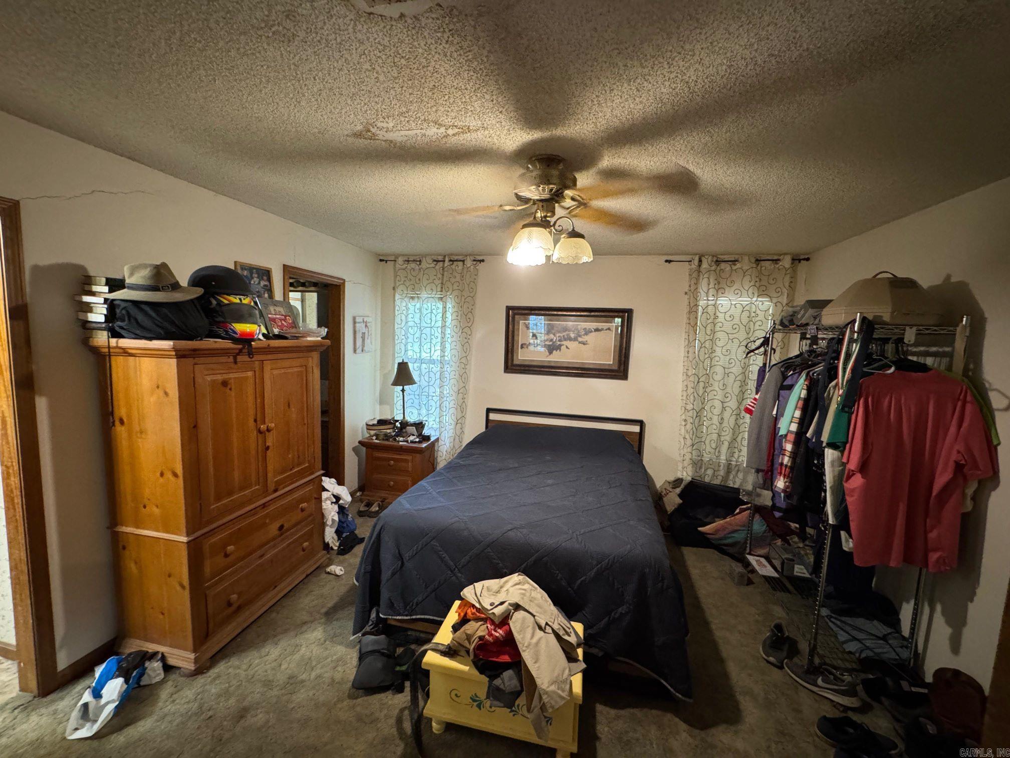 COUNTRY VILLAGE ESTATES - Residential