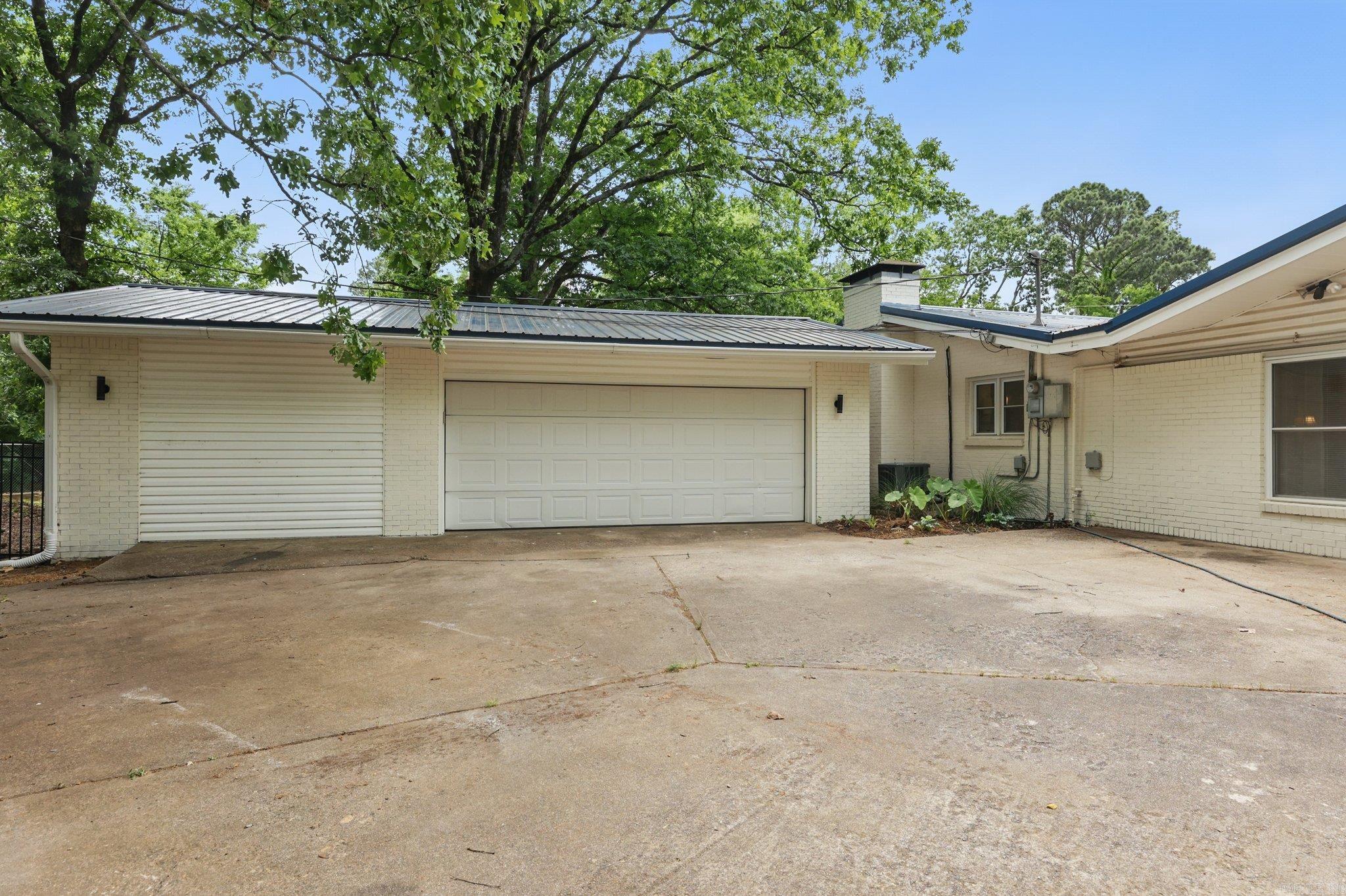 BRIARWOOD - Residential