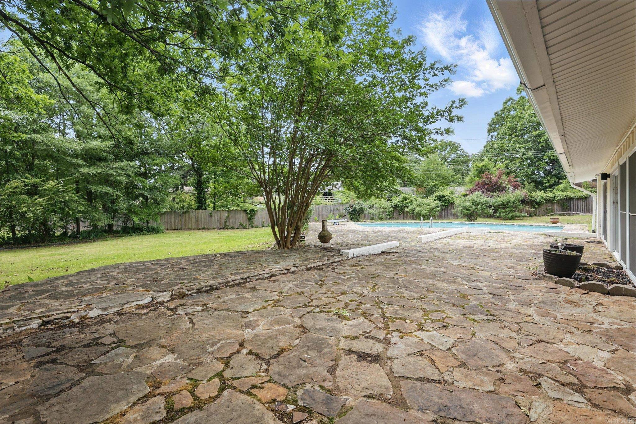 BRIARWOOD - Residential