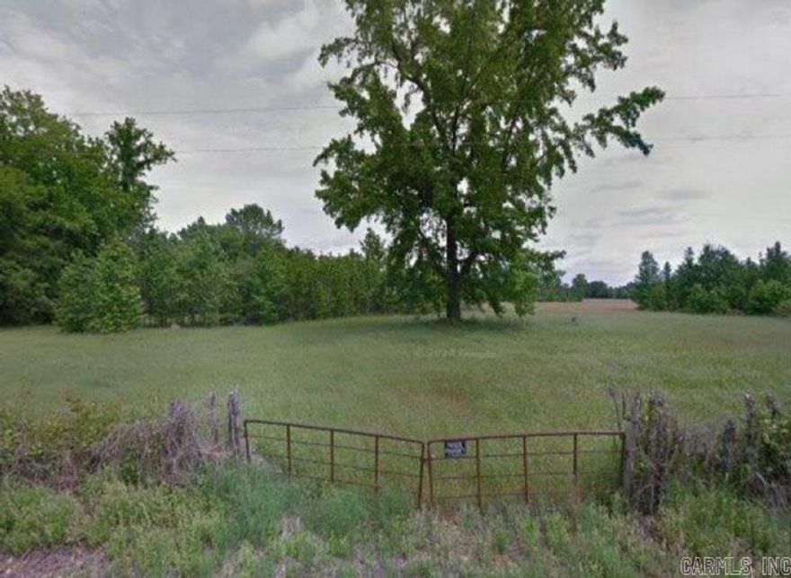 2 beautiful parcels being sold! Parcel 01-00388-000 19 acres more or less. and Parcel 01-00381-000 2 acers more or less. Utilities at the Road. Build your Dream Home on this fabulous land.
