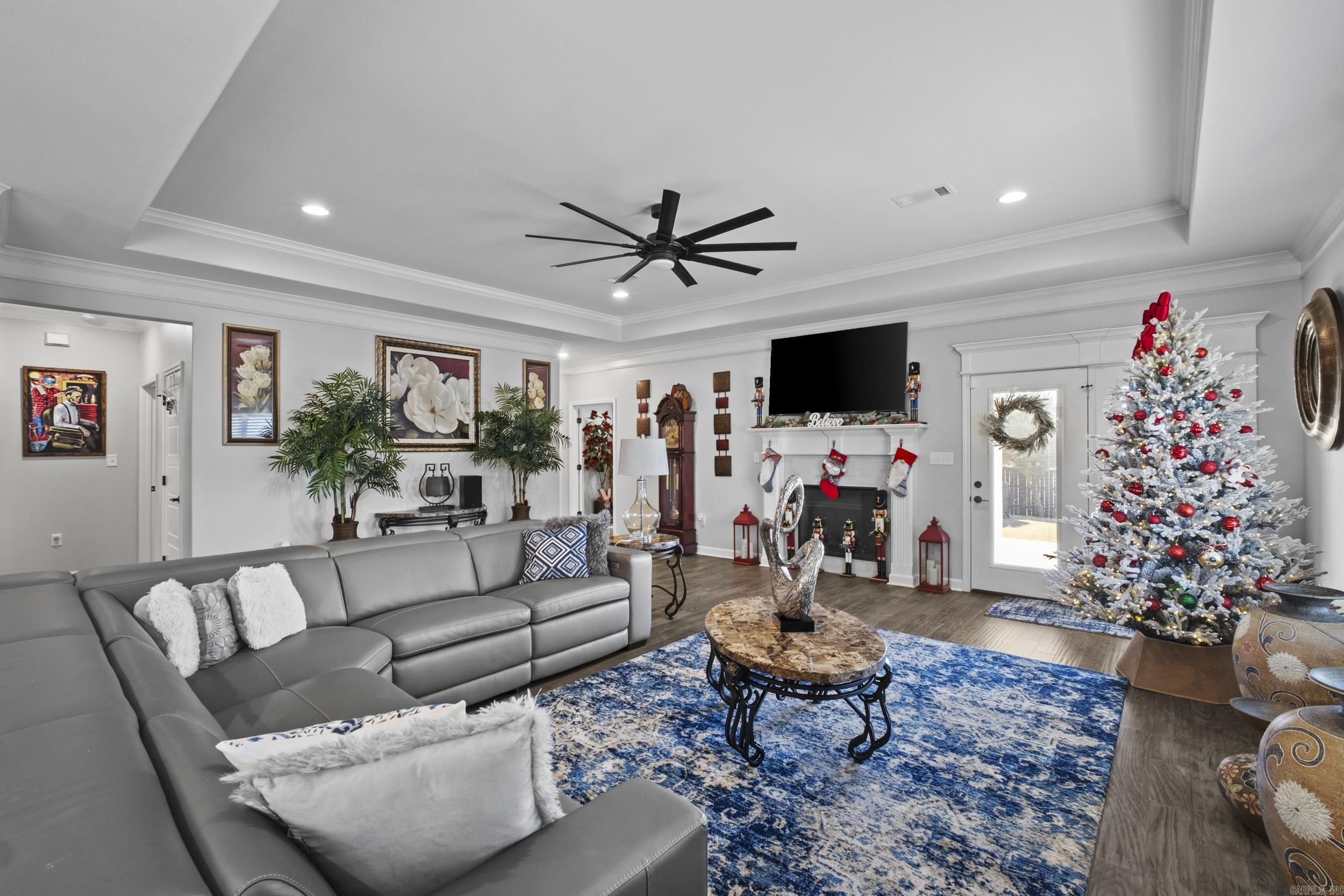 WANDERING RIDGE - Residential