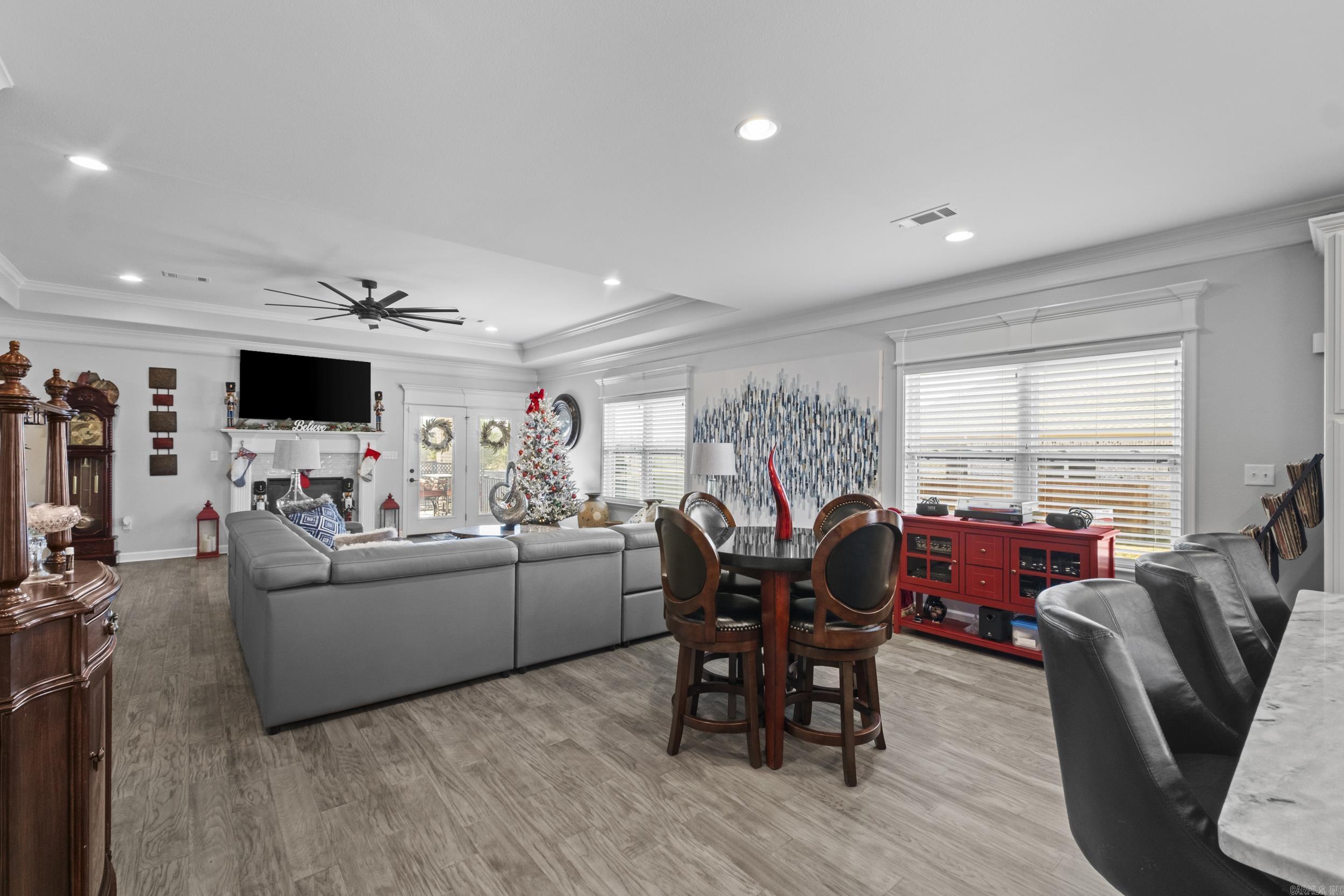 WANDERING RIDGE - Residential