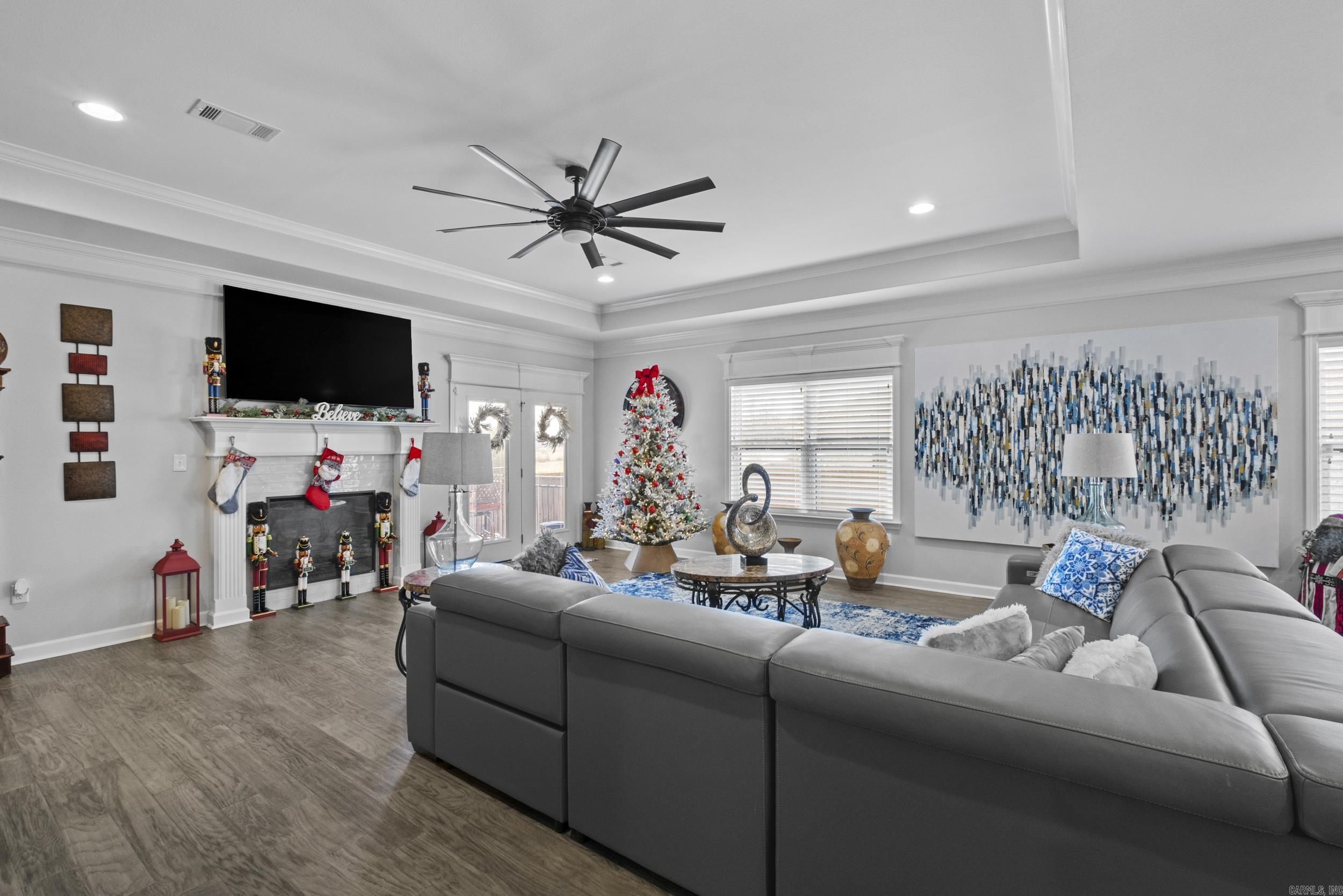 WANDERING RIDGE - Residential