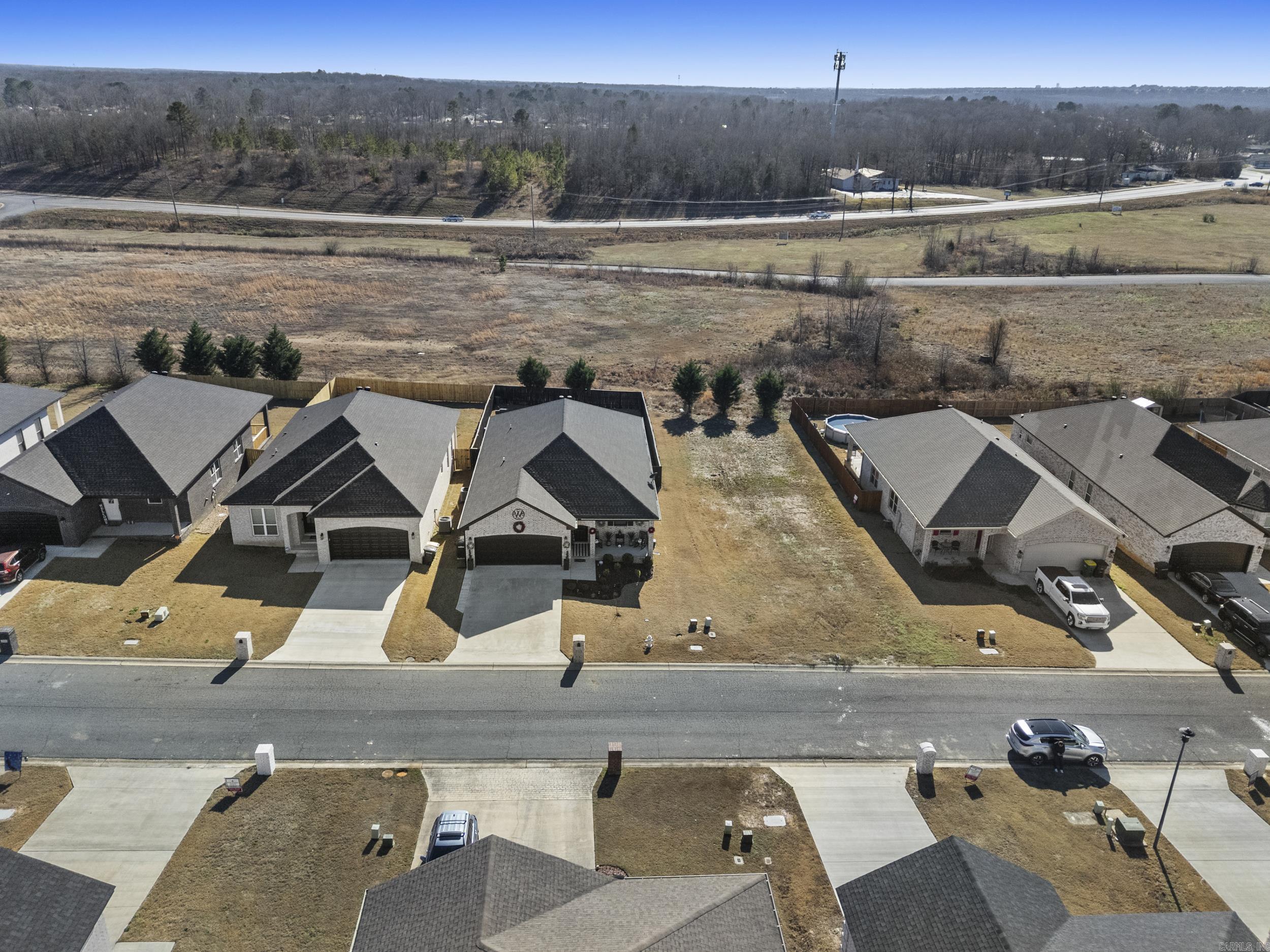 WANDERING RIDGE - Residential