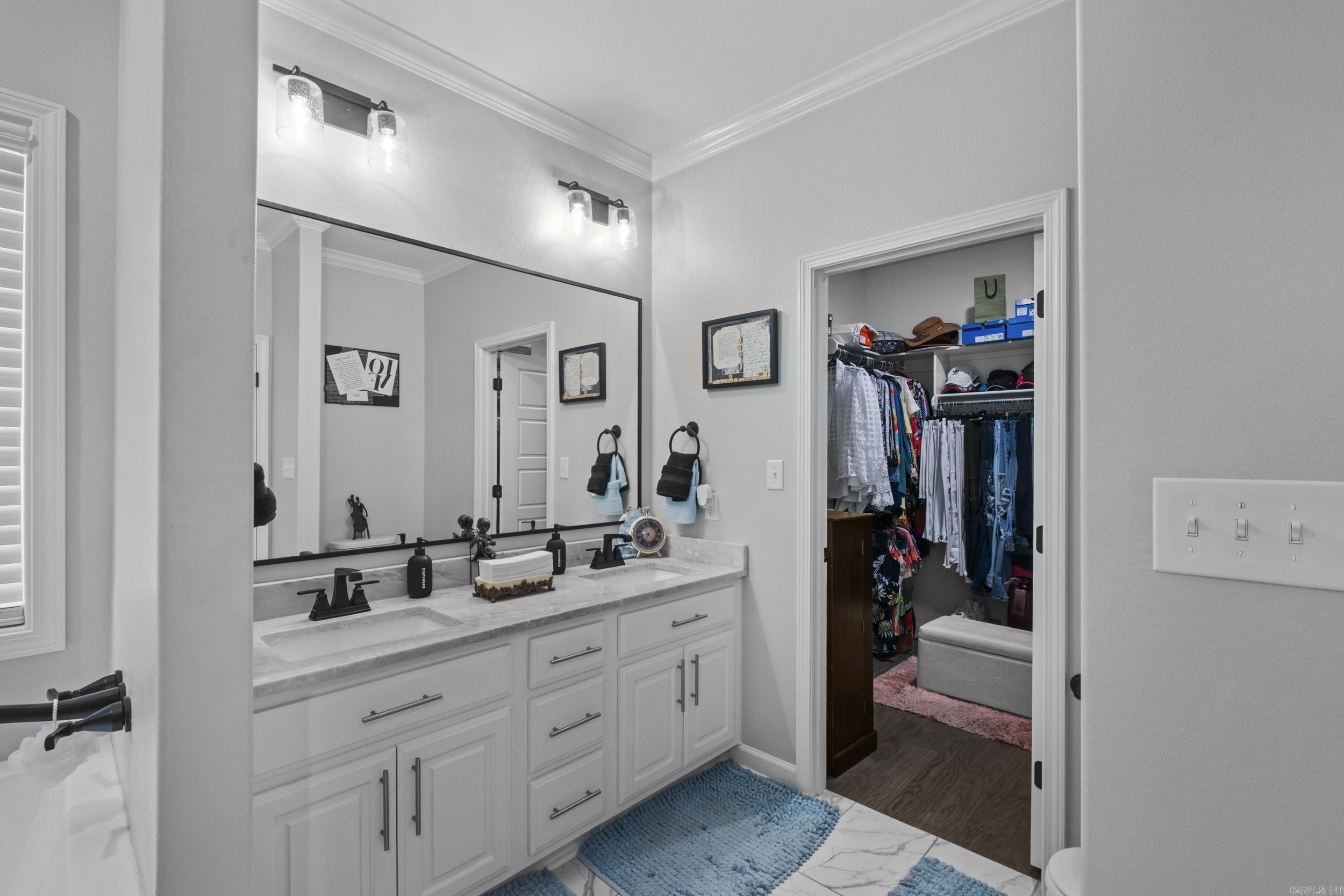 WANDERING RIDGE - Residential