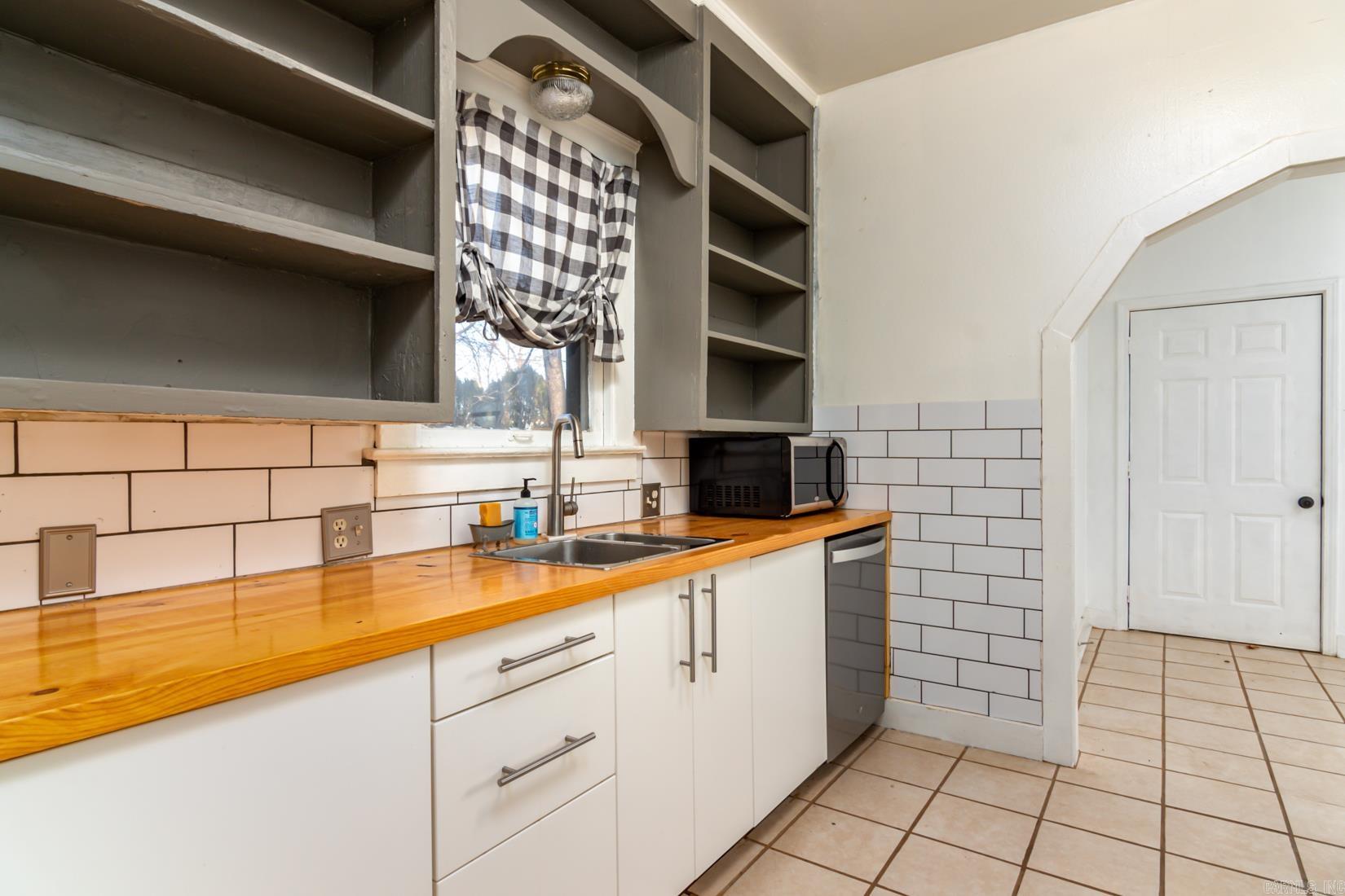 MELROSE PLACE ADDN - Residential