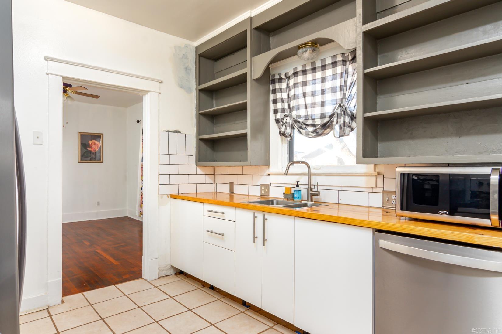 MELROSE PLACE ADDN - Residential