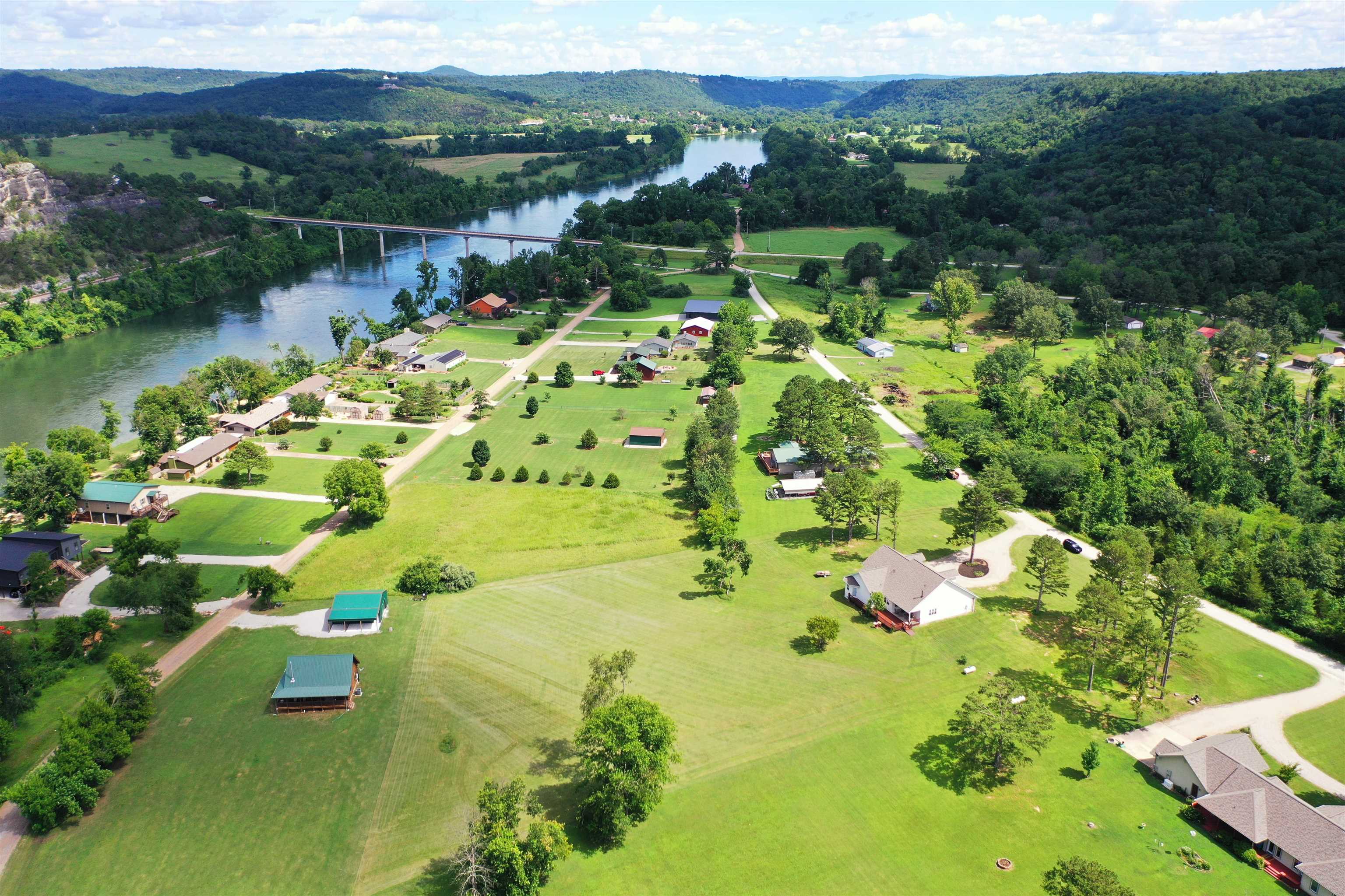 RIVER SIDE MEADOWS - Residential