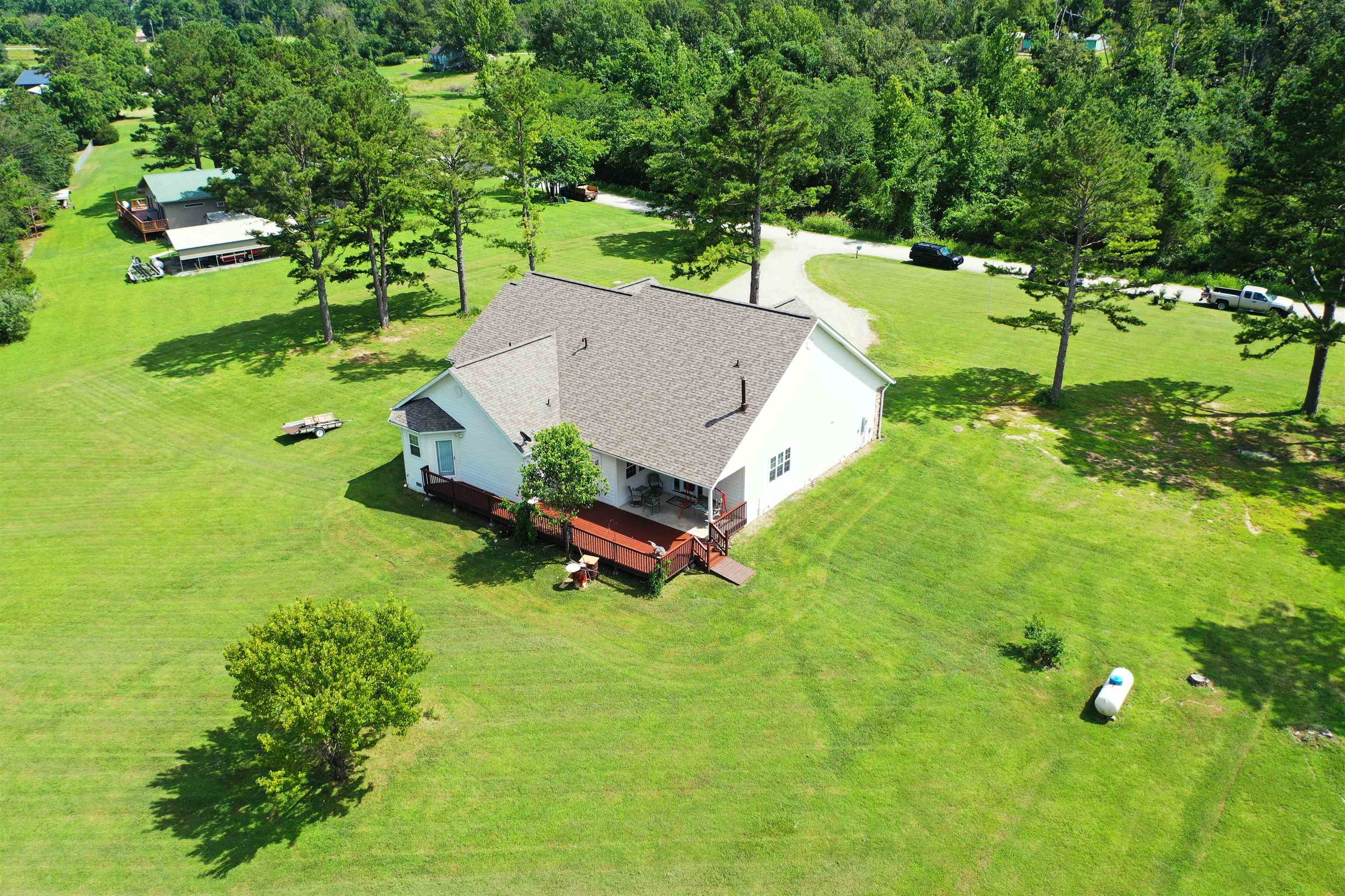 RIVER SIDE MEADOWS - Residential