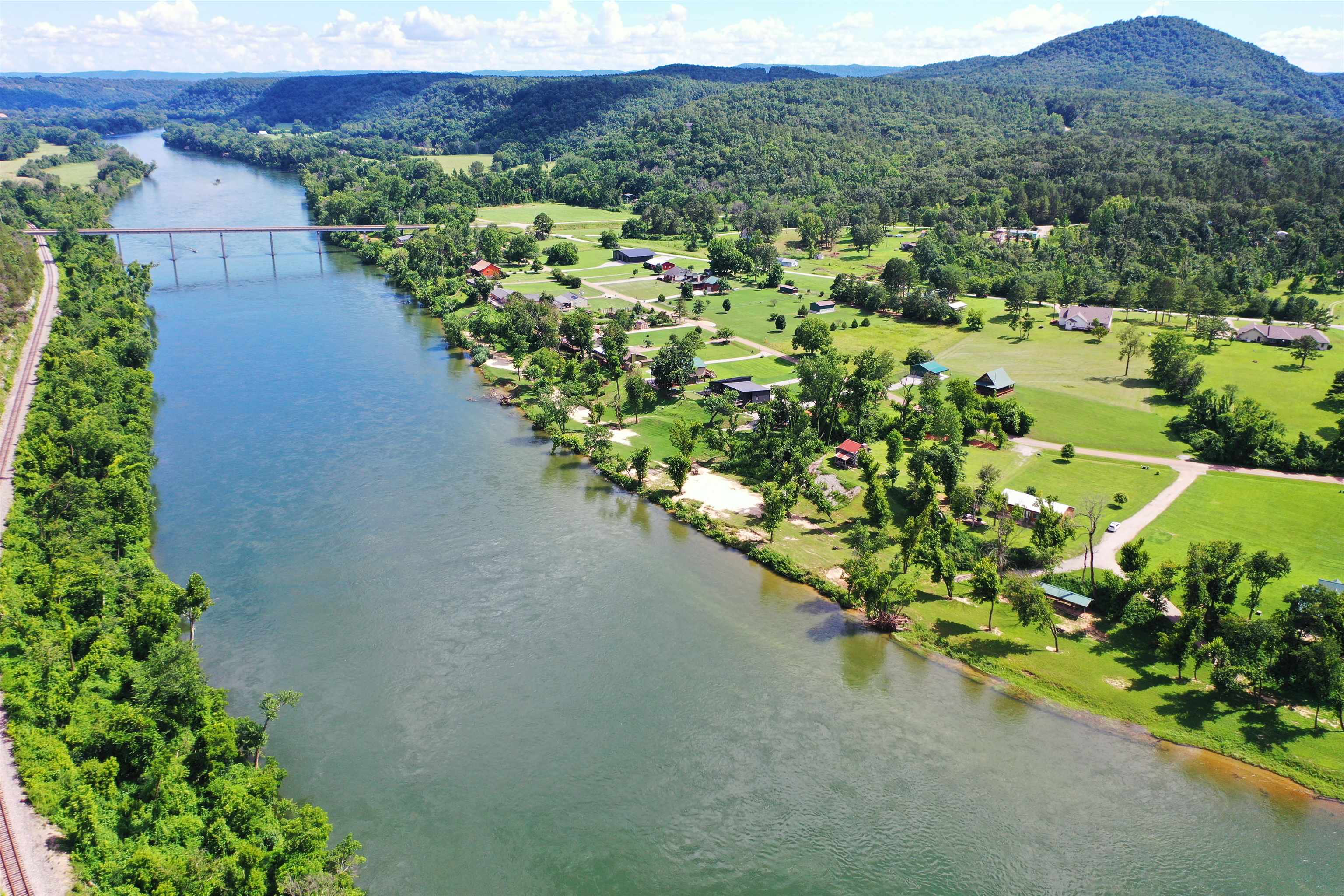 RIVER SIDE MEADOWS - Residential