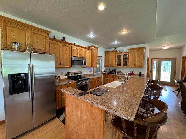 RIVER SIDE MEADOWS - Residential