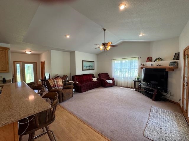 RIVER SIDE MEADOWS - Residential