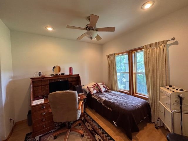 RIVER SIDE MEADOWS - Residential