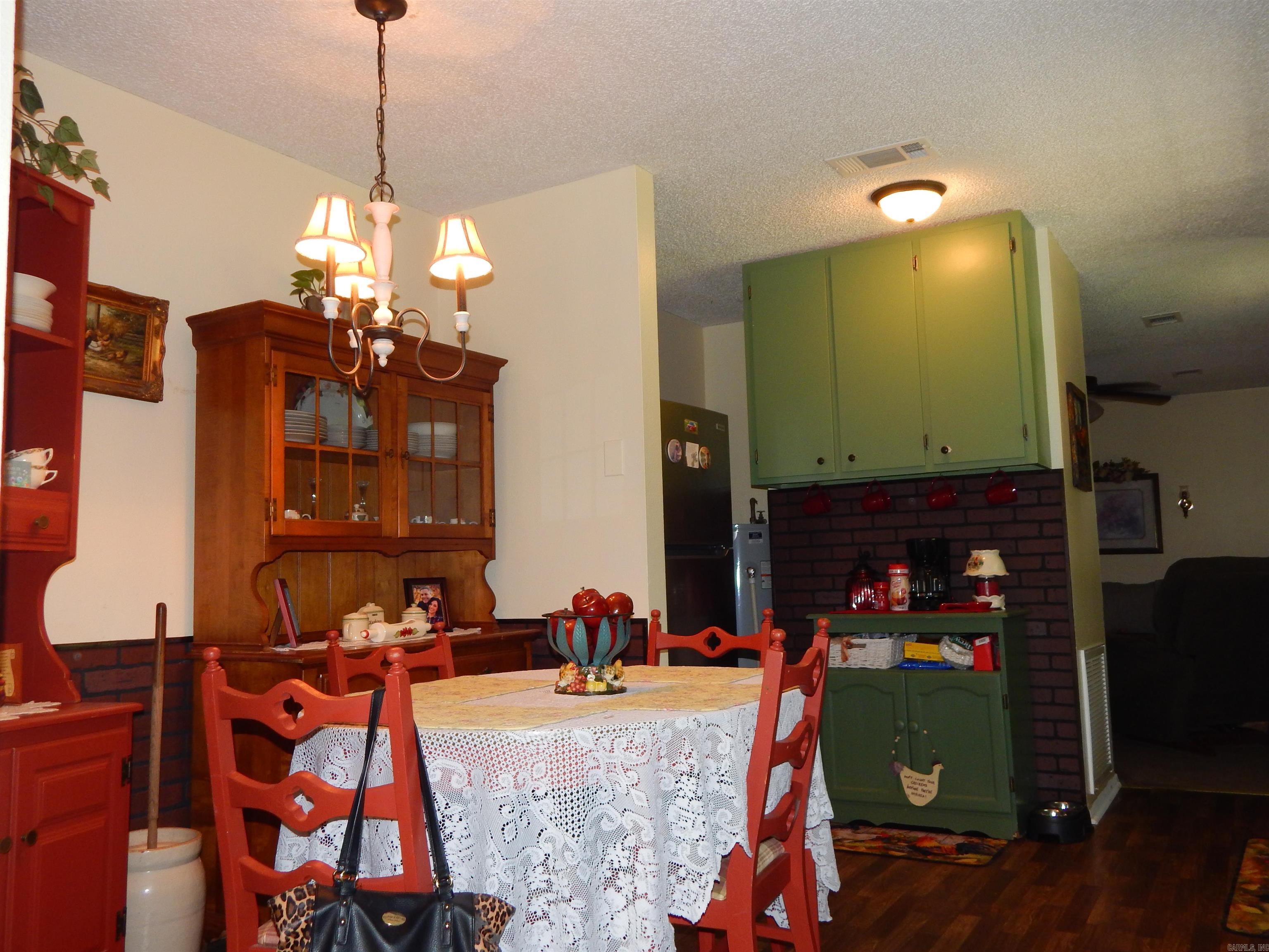 VALLEY OAKS - Residential