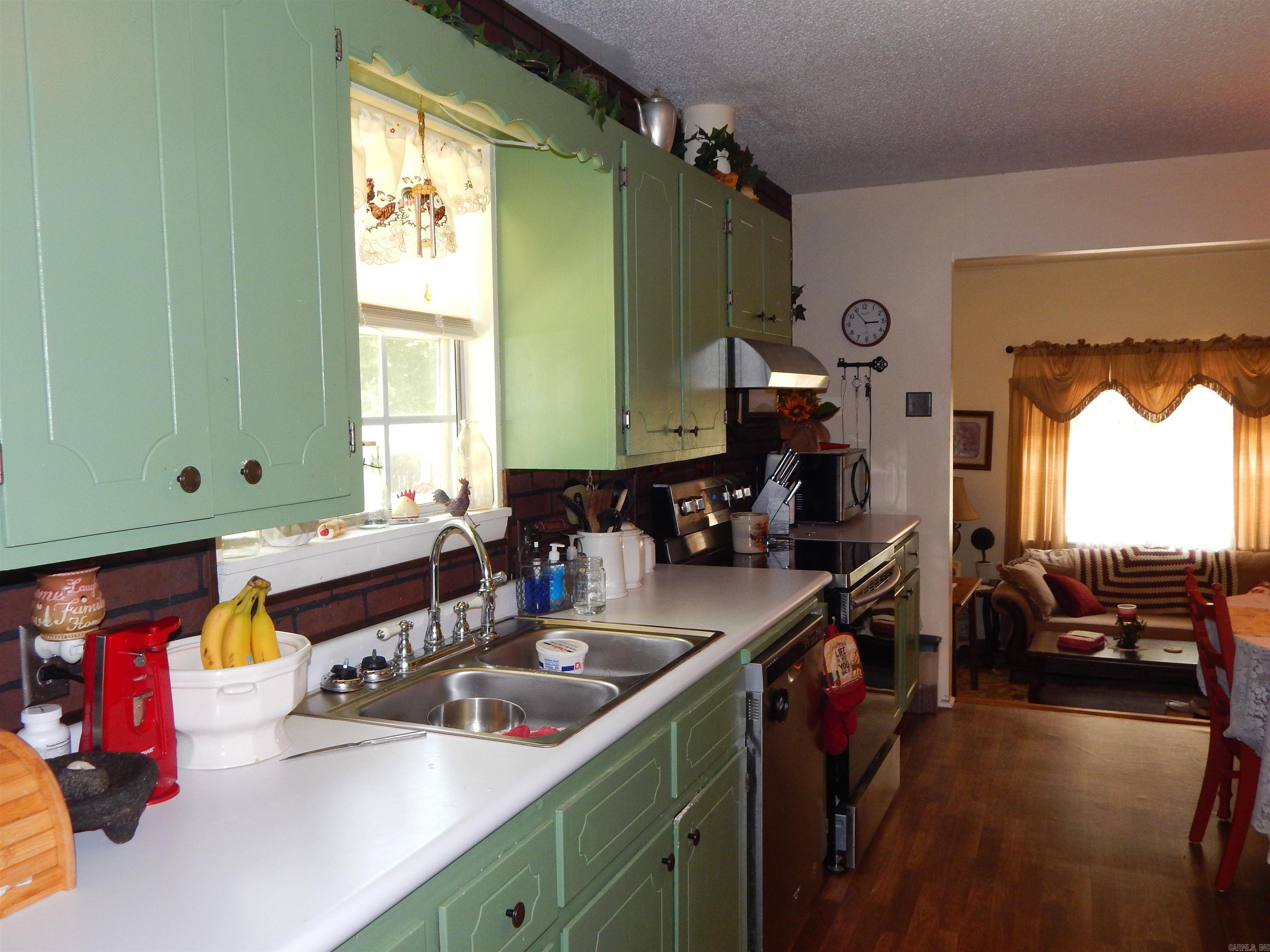 VALLEY OAKS - Residential